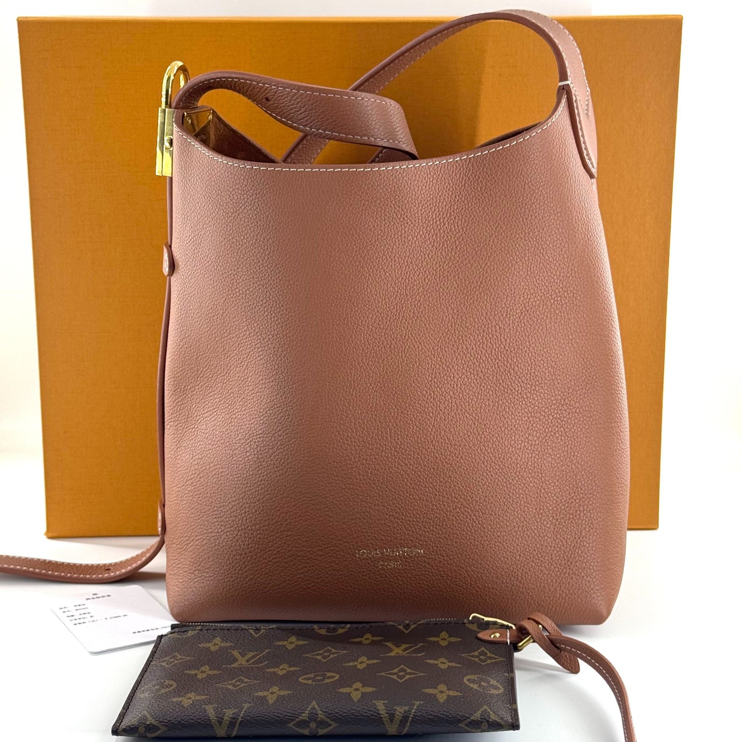 Louis Vuitton - Low key hobo - Leather - Brown
