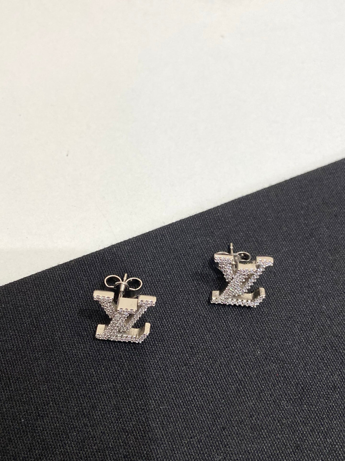 Louis Vuitton - LV Iconic - Crystal - Silver