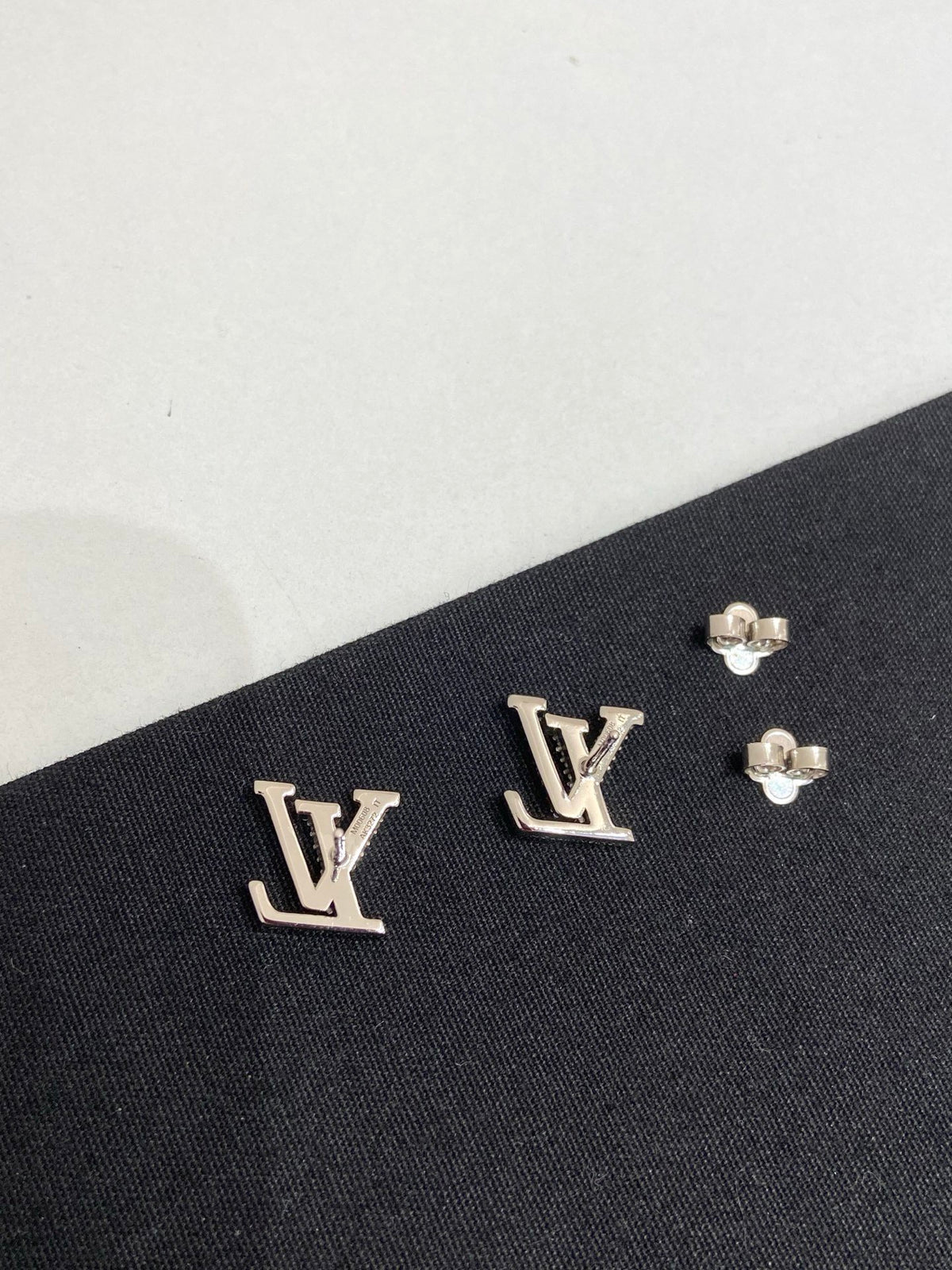 Louis Vuitton - LV Iconic - Crystal - Silver