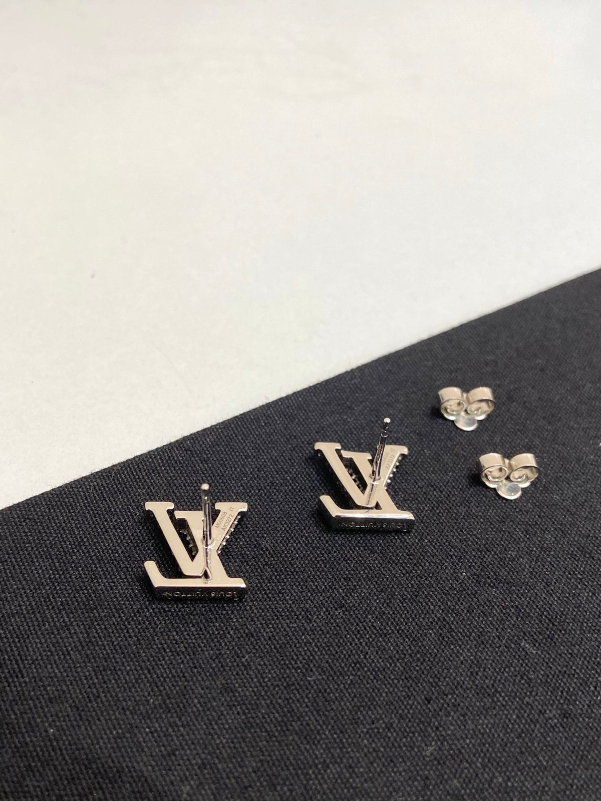 Louis Vuitton - LV Iconic - Crystal - Silver