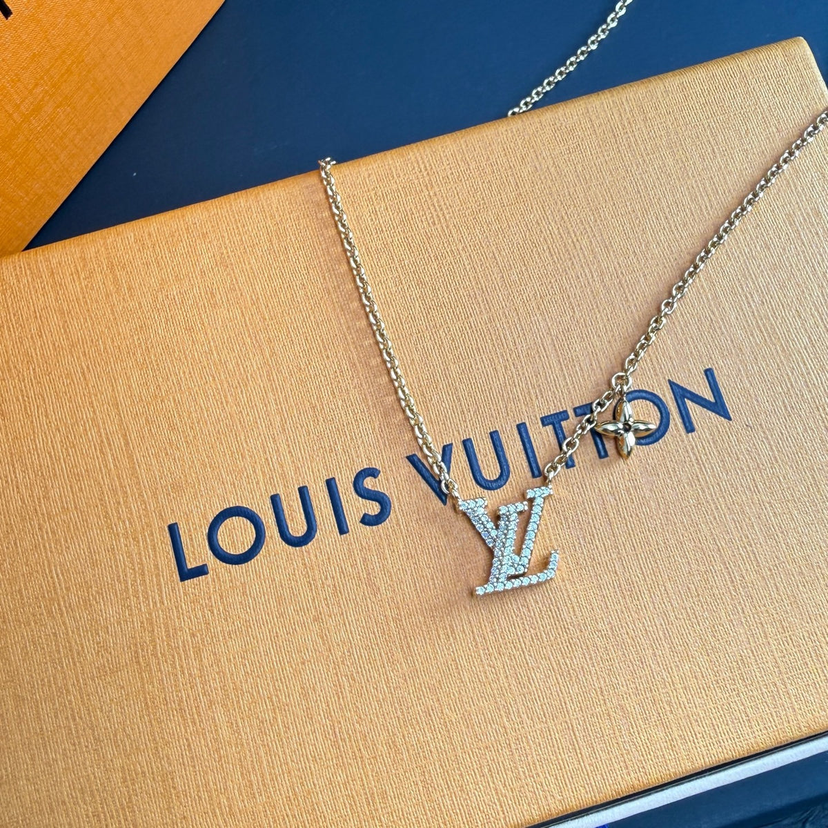 Louis Vuitton - LV Iconic Necklace - Metal with gold-color finish and crystal - Gold