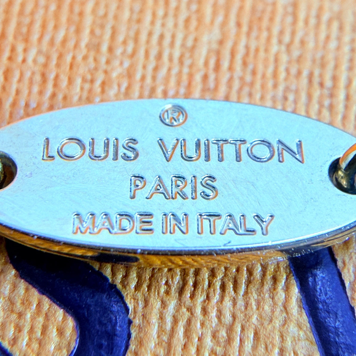 Louis Vuitton - LV Iconic Necklace - Metal with gold-color finish and crystal - Gold