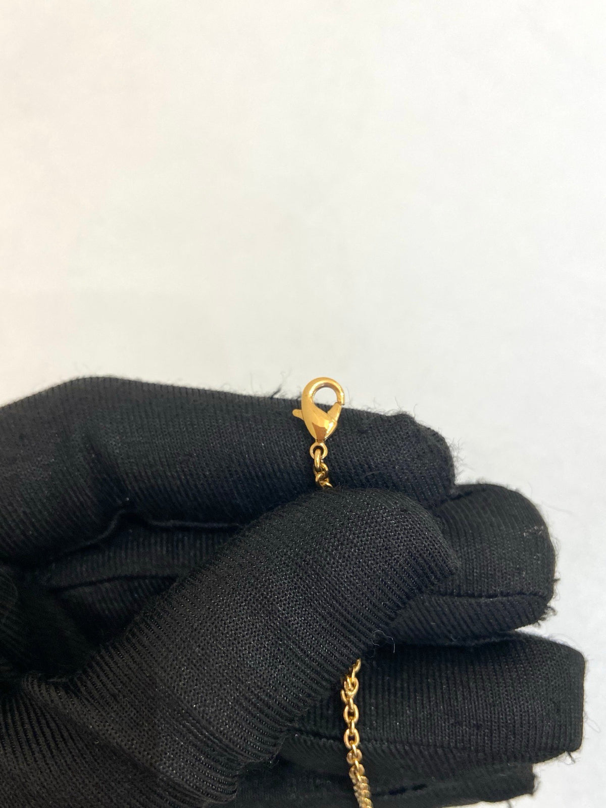 Louis Vuitton - LV Iconic Necklace - Metal with gold-color finish and crystal - Gold