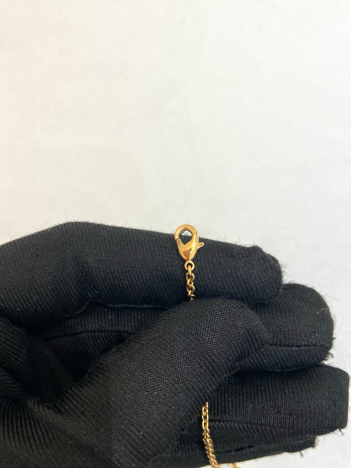 Louis Vuitton - LV Iconic Necklace - Metal with gold-color finish and crystal - Gold