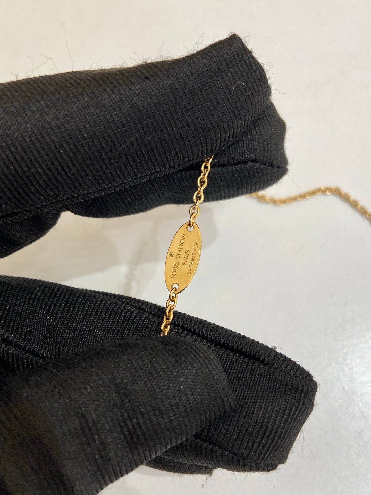 Louis Vuitton - LV Initiales - Yellow gold - Gold