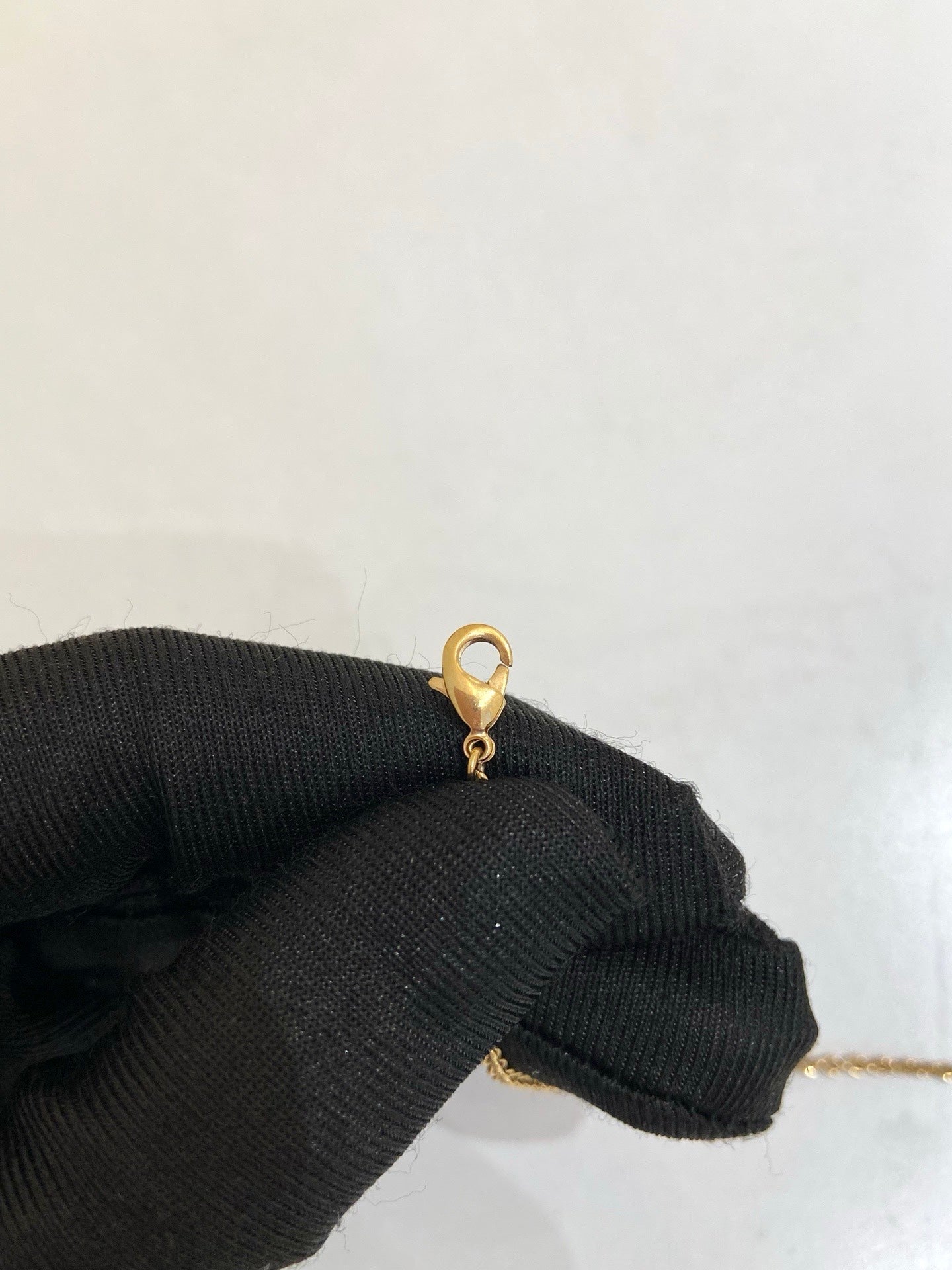 Louis Vuitton - LV Initiales - Yellow gold - Gold