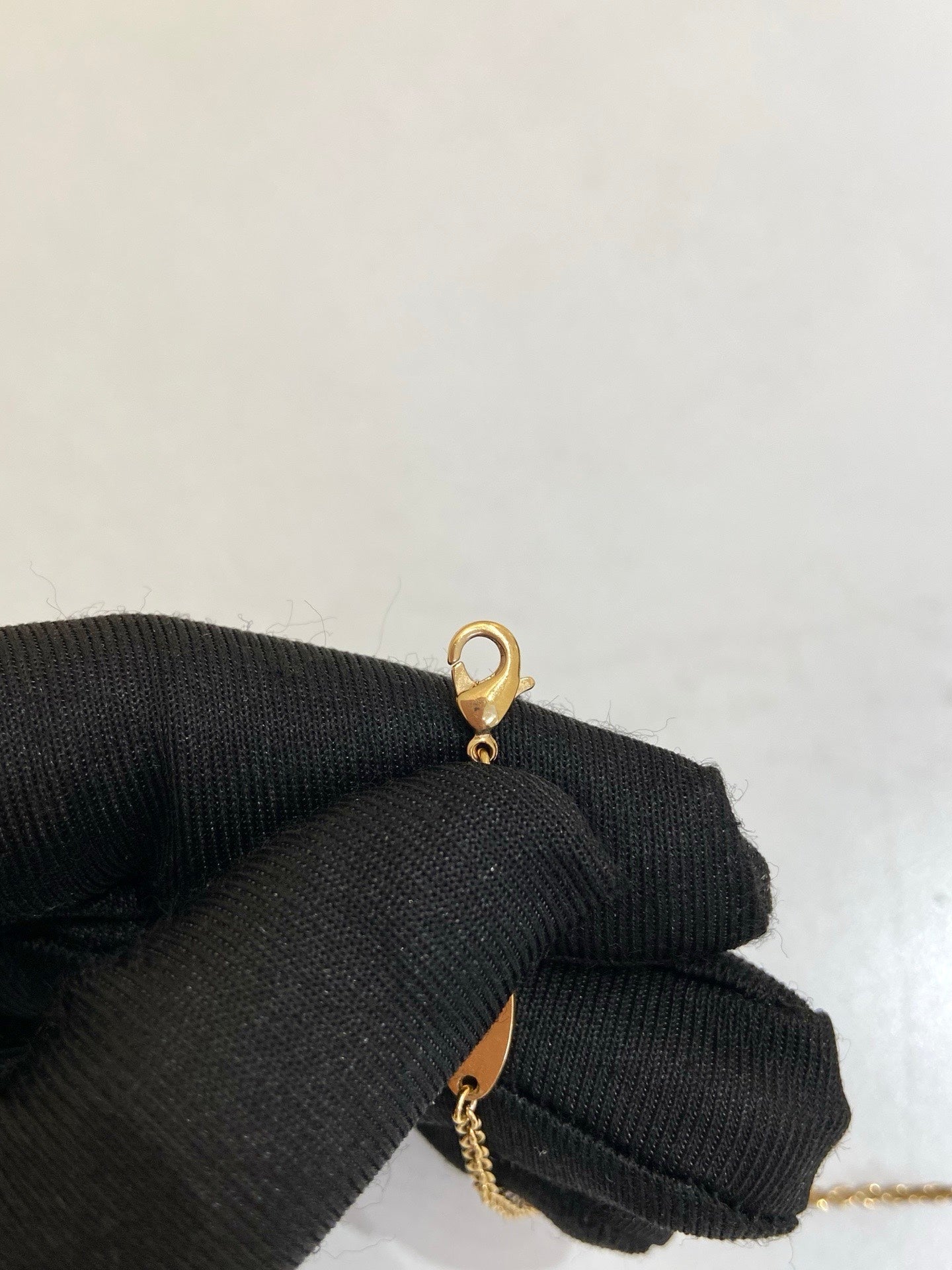Louis Vuitton - LV Initiales - Yellow gold - Gold