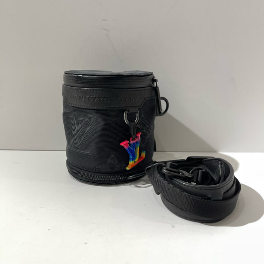Louis Vuitton - LV2054 Expandable Round Bucket Bag - Technical fabric with leather trim - Black - (small)