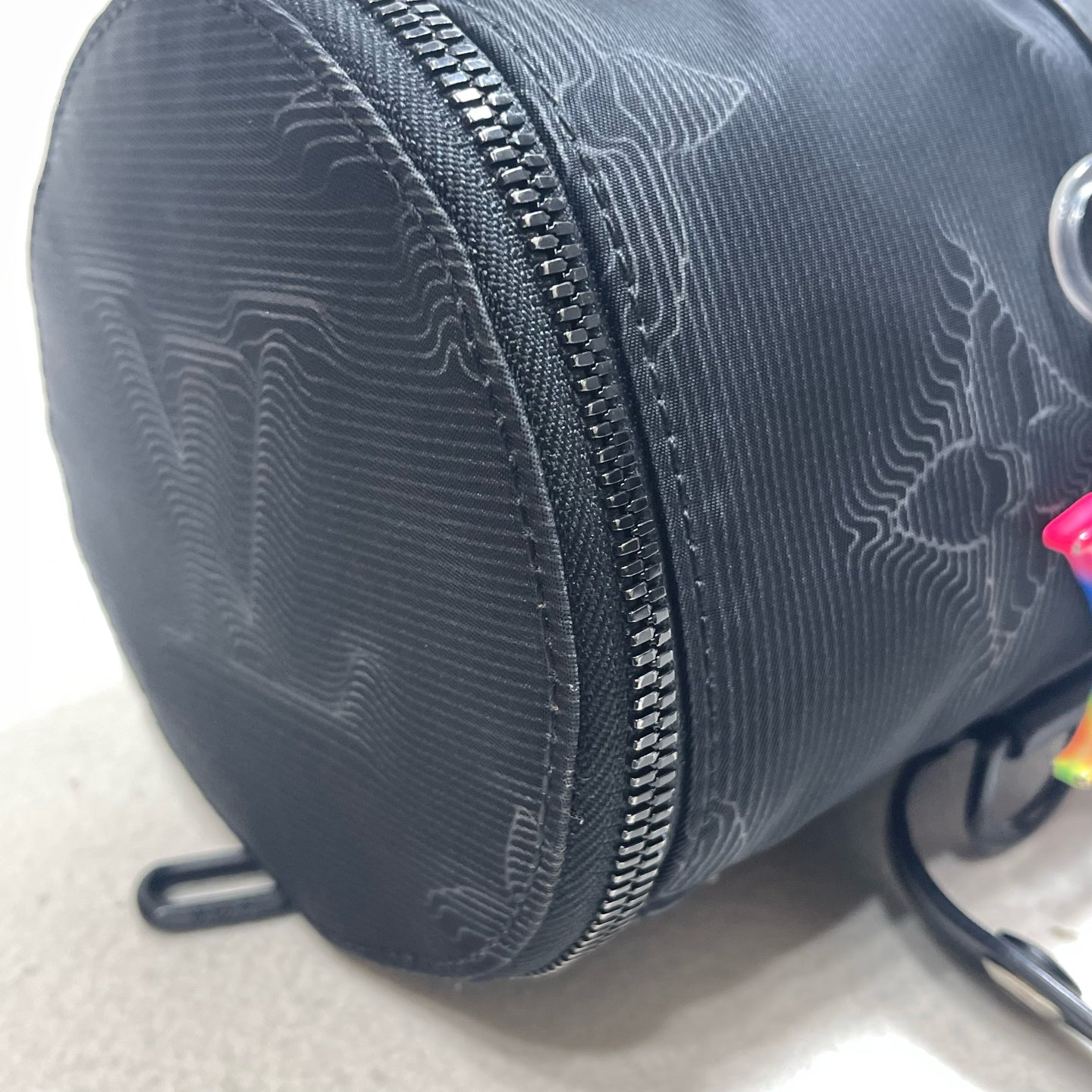 Louis Vuitton - LV2054 Expandable Round Bucket Bag - Technical fabric with leather trim - Black - (small)