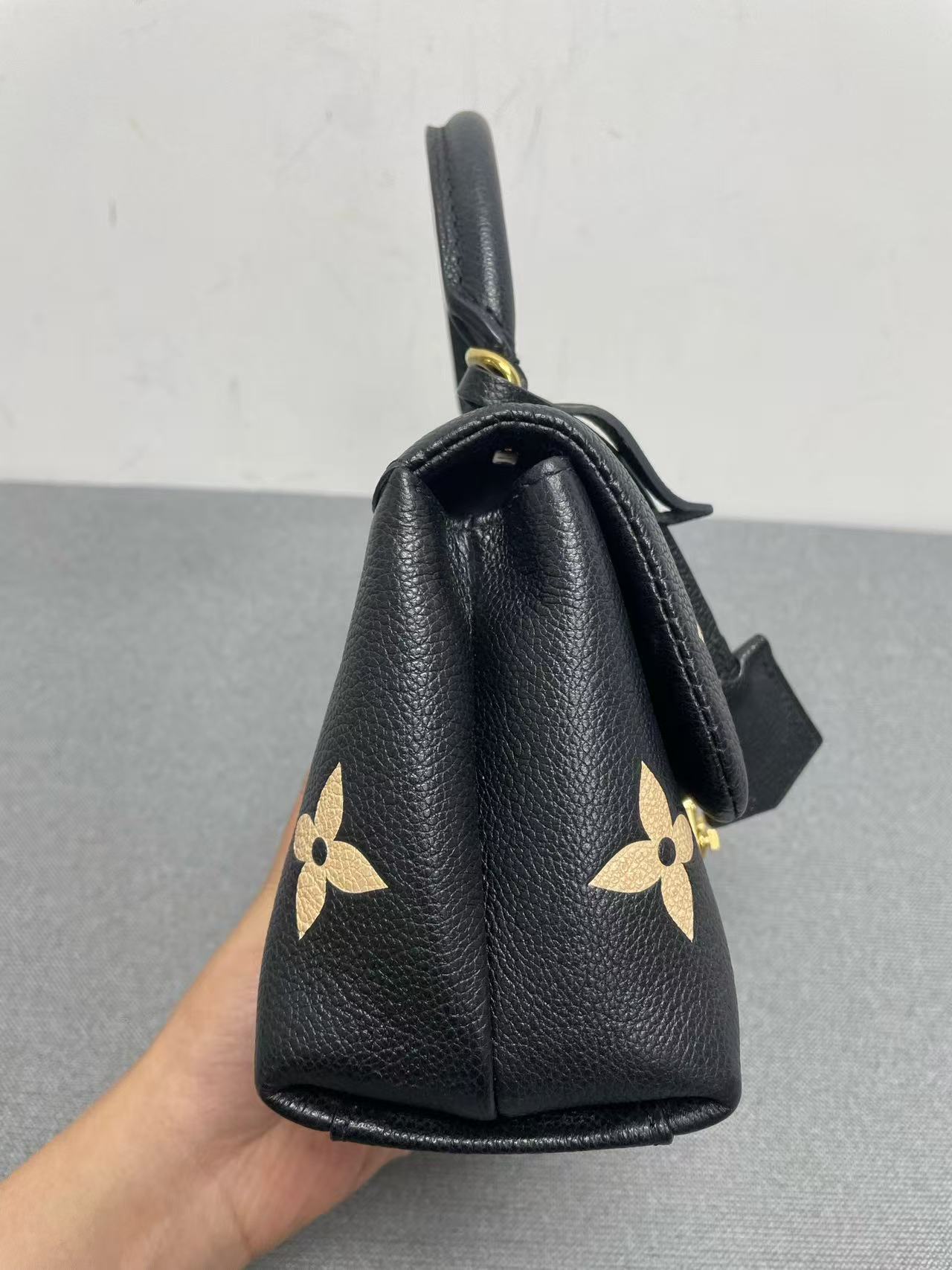 Louis Vuitton - Madeleine Small - Grained leather - Black with Beige motifs and Red interior - (Small)