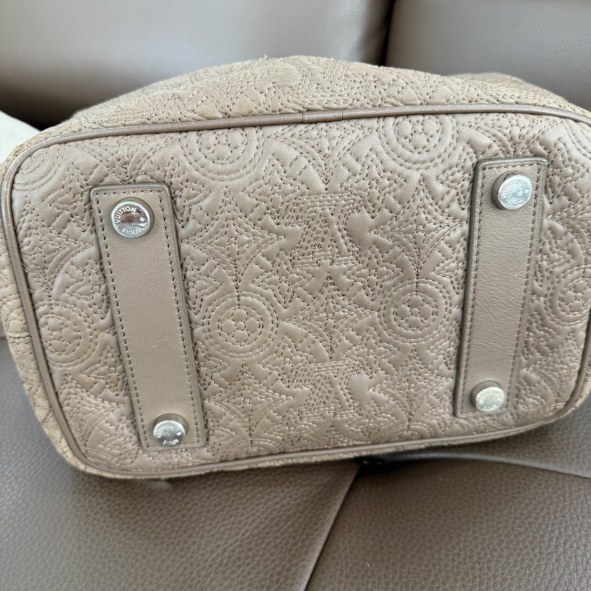 Louis Vuitton - Mahina - Leather - Beige