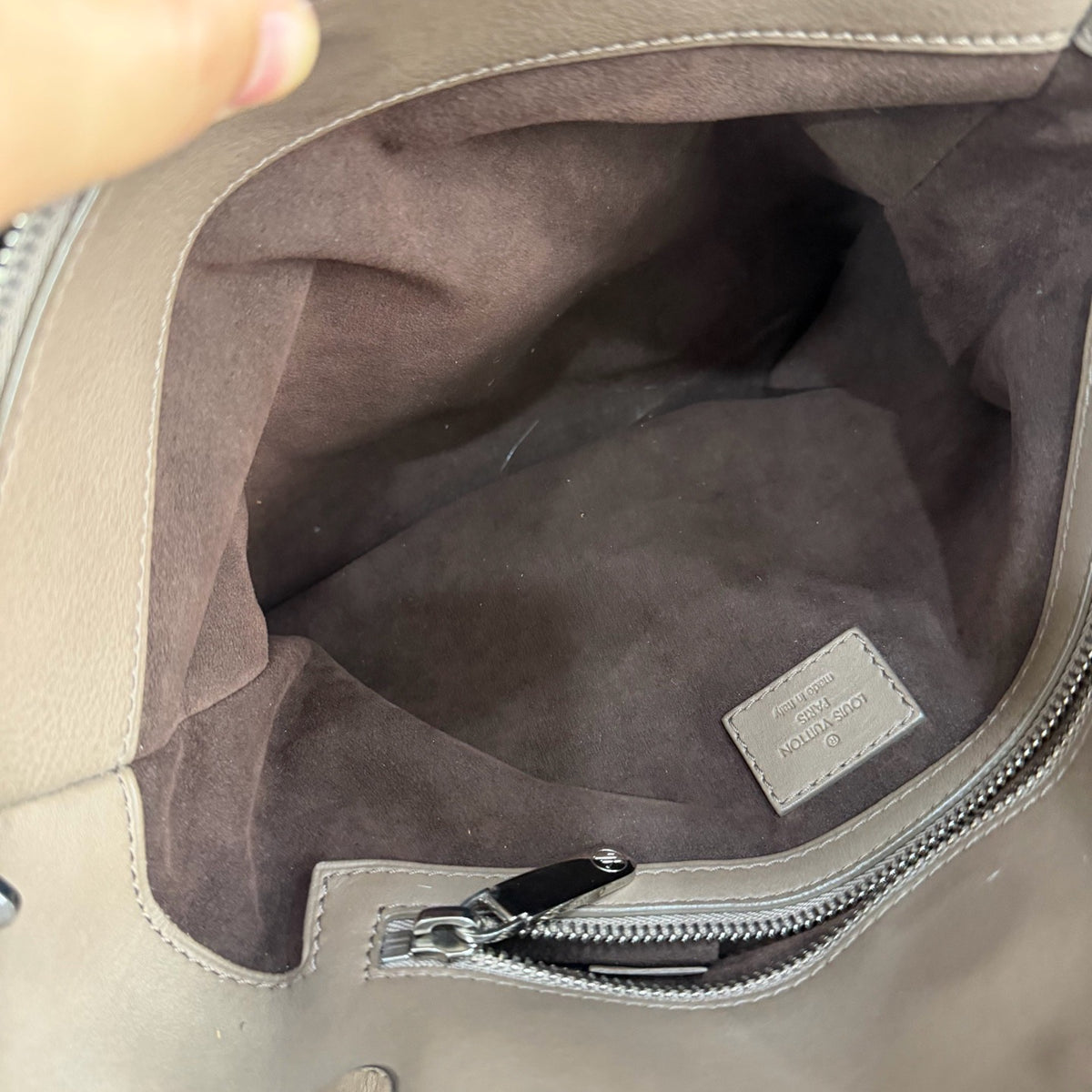 Louis Vuitton - Mahina - Leather - Beige