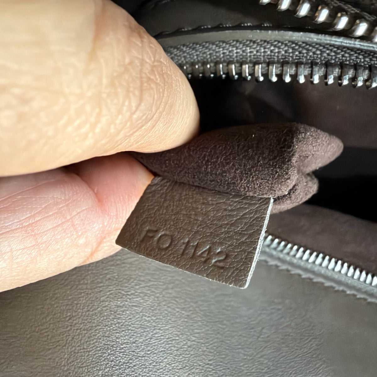 Louis Vuitton - Mahina - Leather - Beige