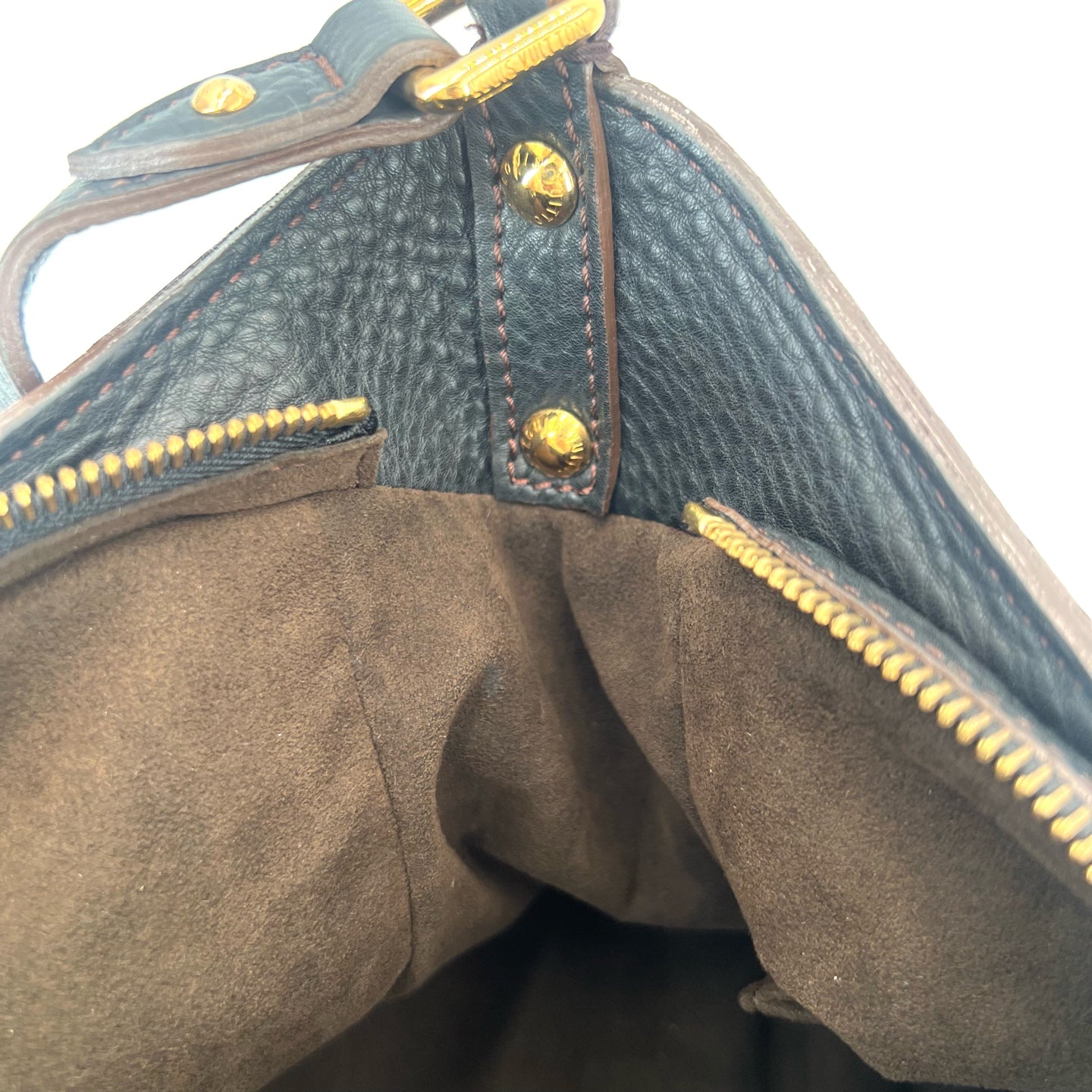 Louis Vuitton - Mahina - Leather - Black - (medium)