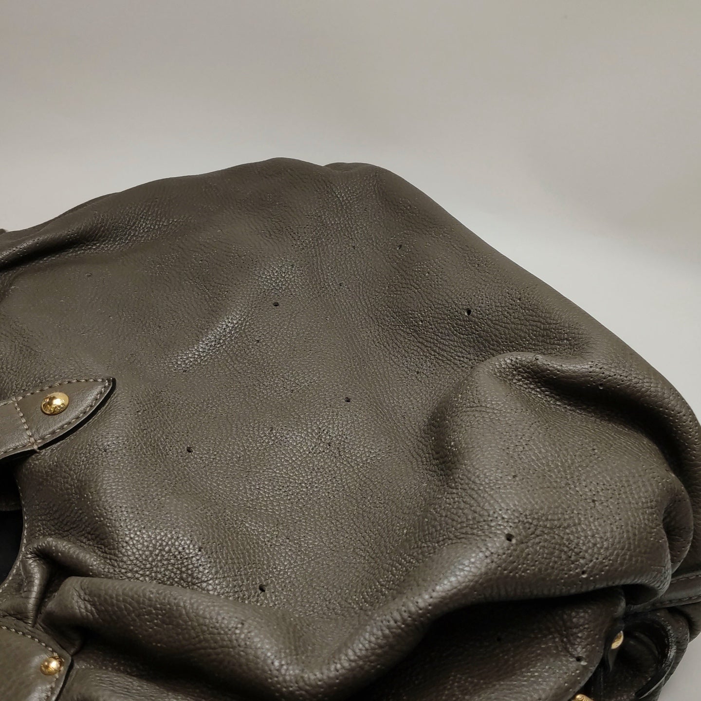 Louis Vuitton - Mahina - Leather - Grey - (large)
