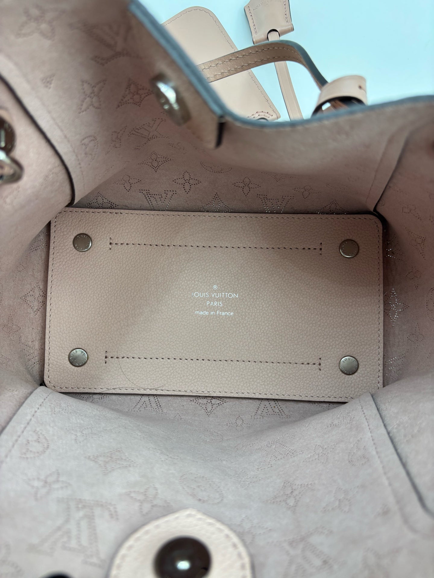 Louis Vuitton - Mahina - Leather - Pink - (small)