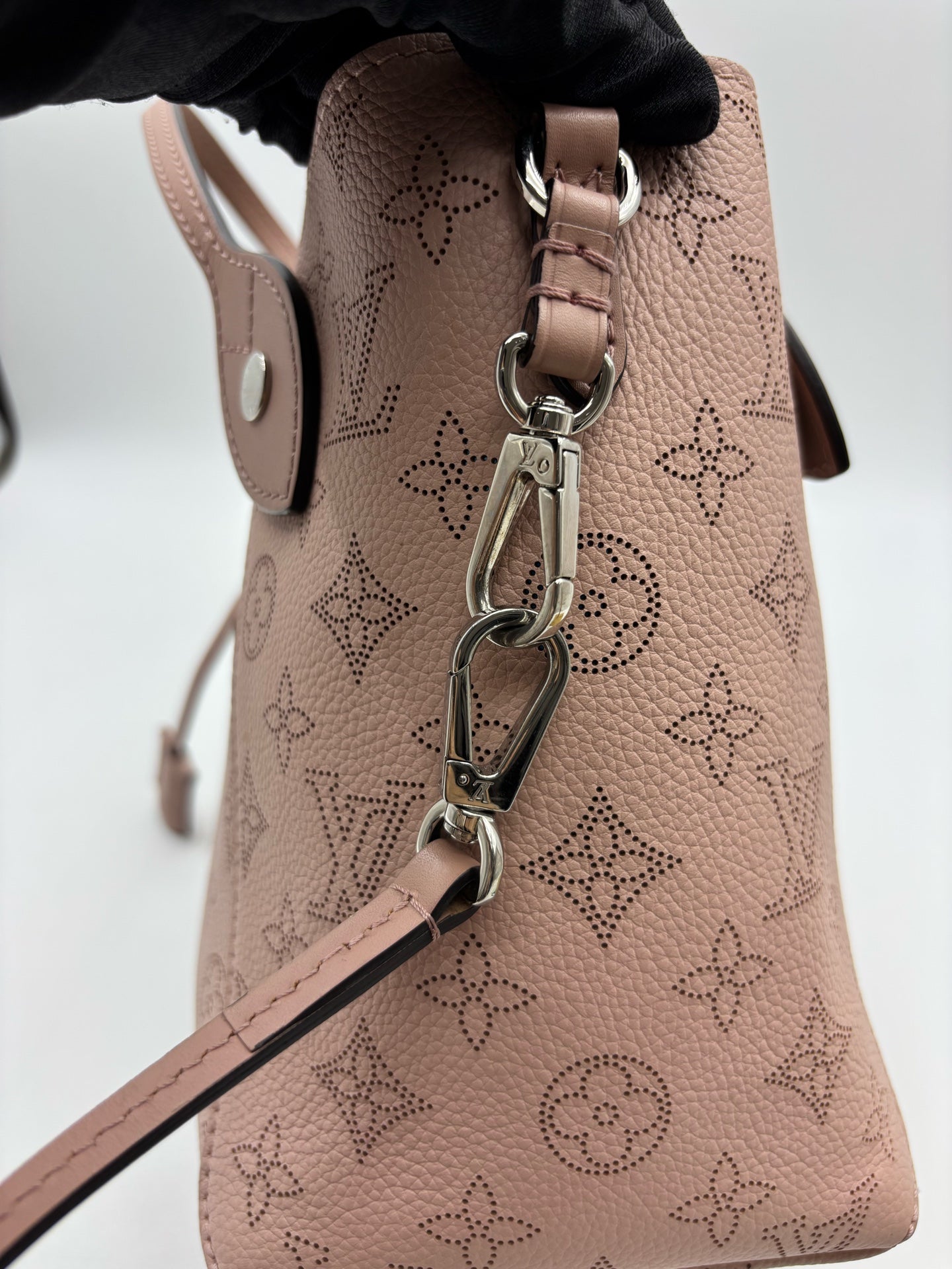 Louis Vuitton - Mahina - Leather - Pink - (small)