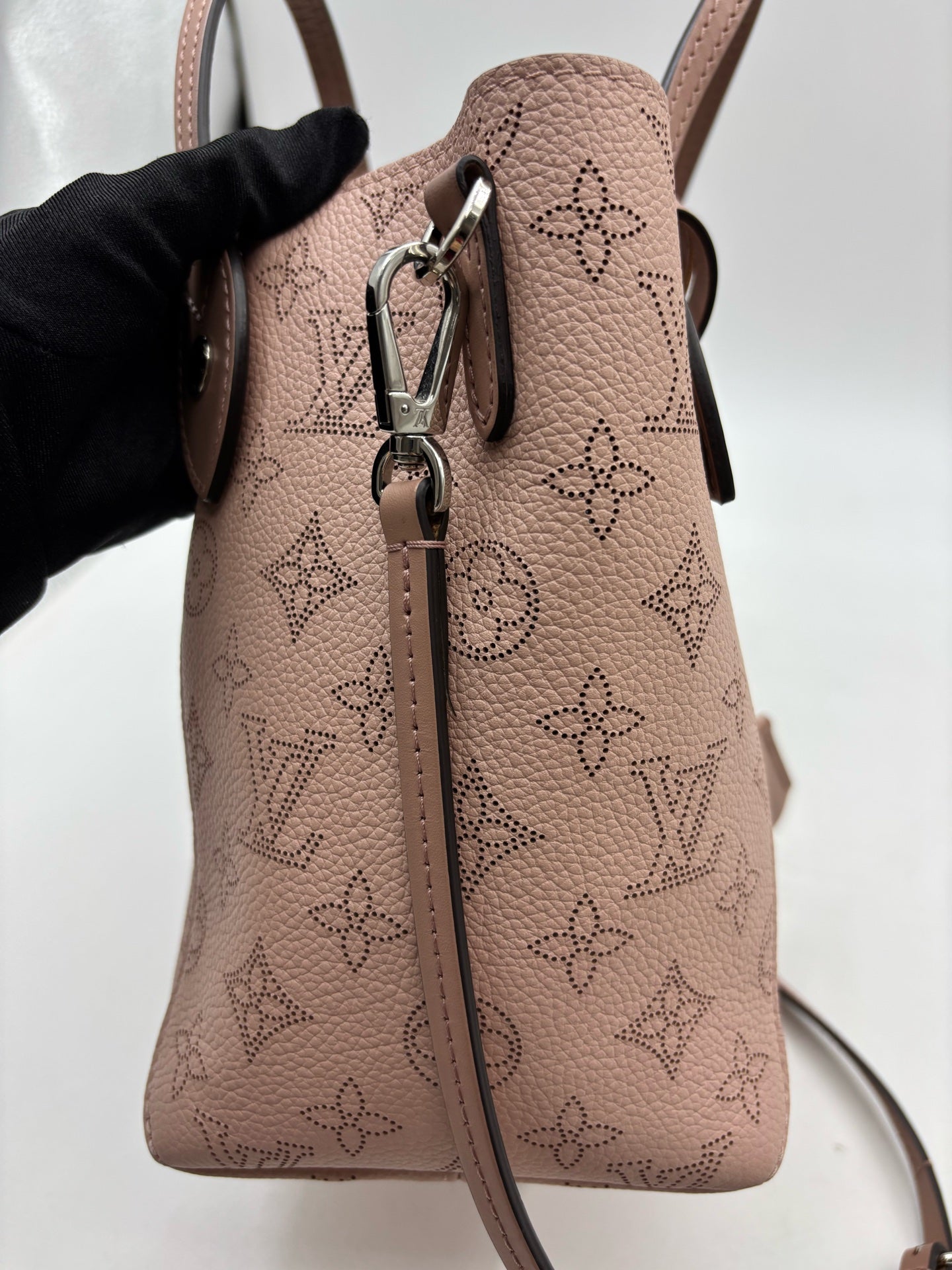 Louis Vuitton - Mahina - Leather - Pink - (small)