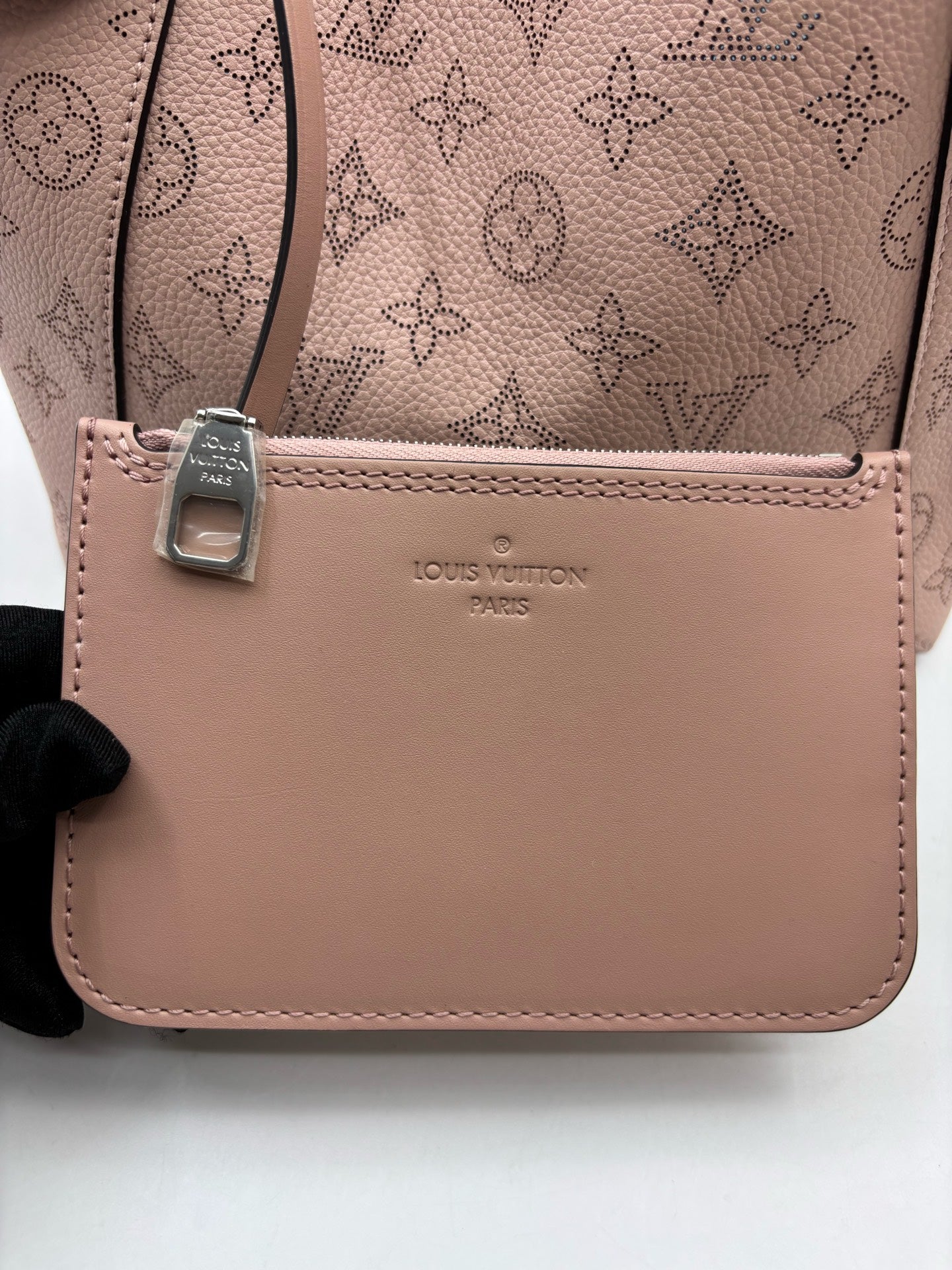 Louis Vuitton - Mahina - Leather - Pink - (small)