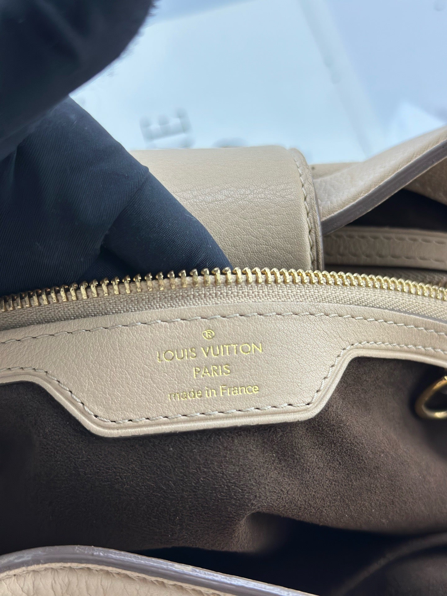 Louis Vuitton - Mahina Perforated Tote - Grained leather - Beige - (Other)