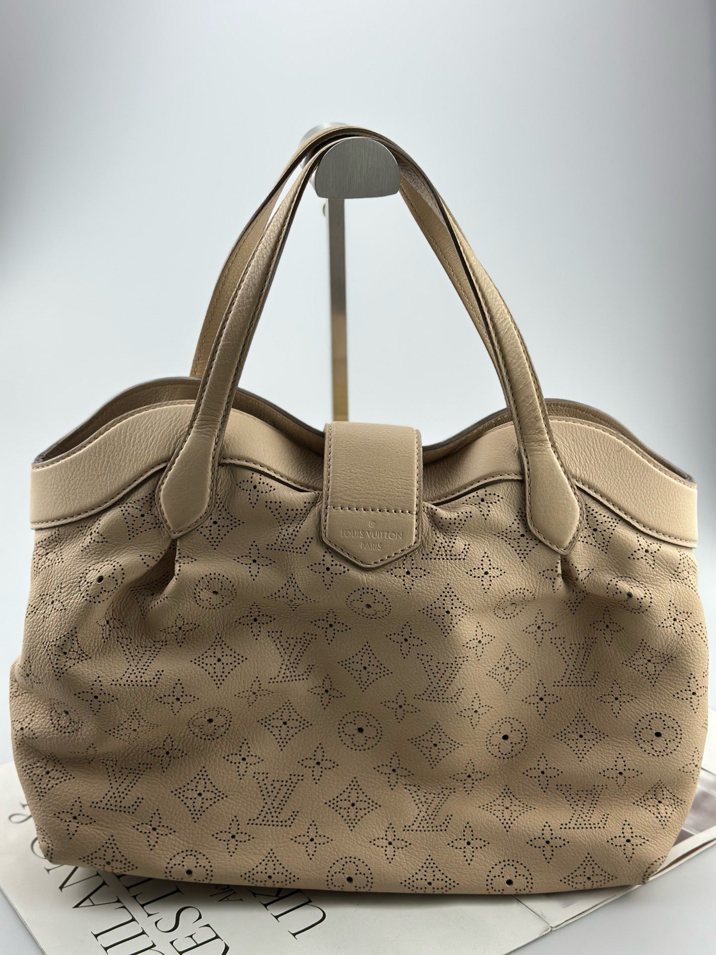 Louis Vuitton - Mahina Perforated Tote - Grained leather - Beige - (Other)