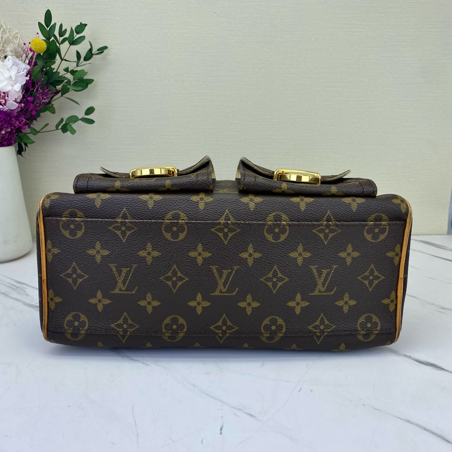 Louis Vuitton - Manhattan - Leather - Brown - (medium)