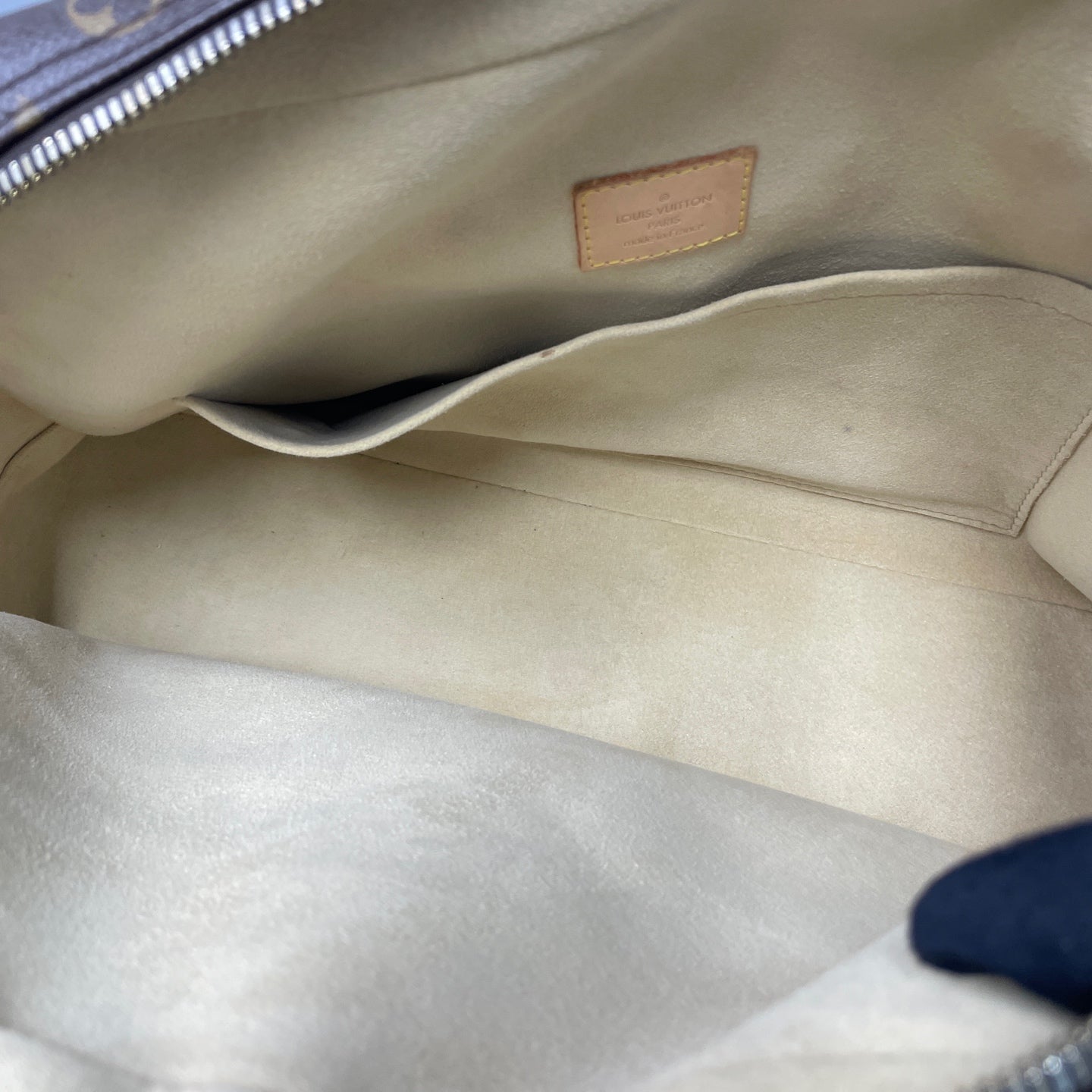 Louis Vuitton - Manhattan - Leather - Brown - (Medium)