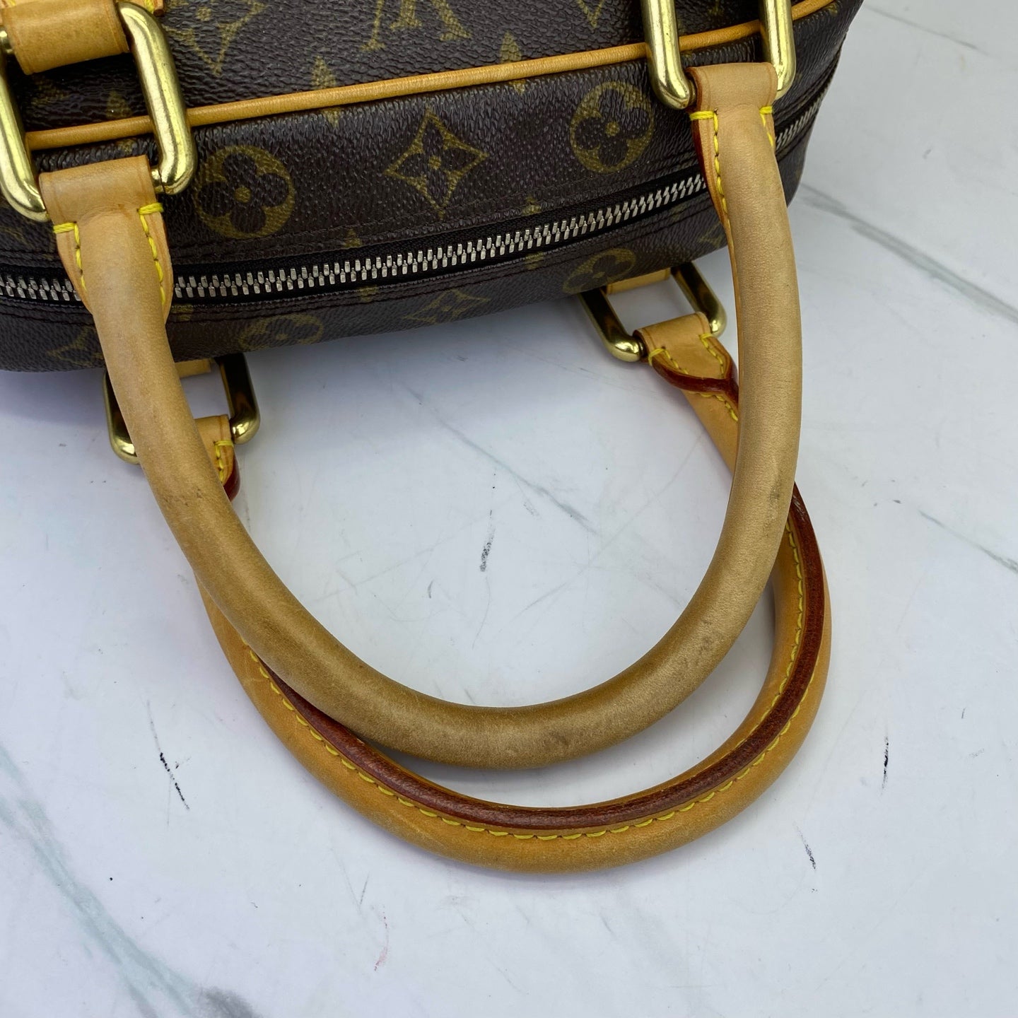 Louis Vuitton - Manhattan - Leather - Brown - (medium)