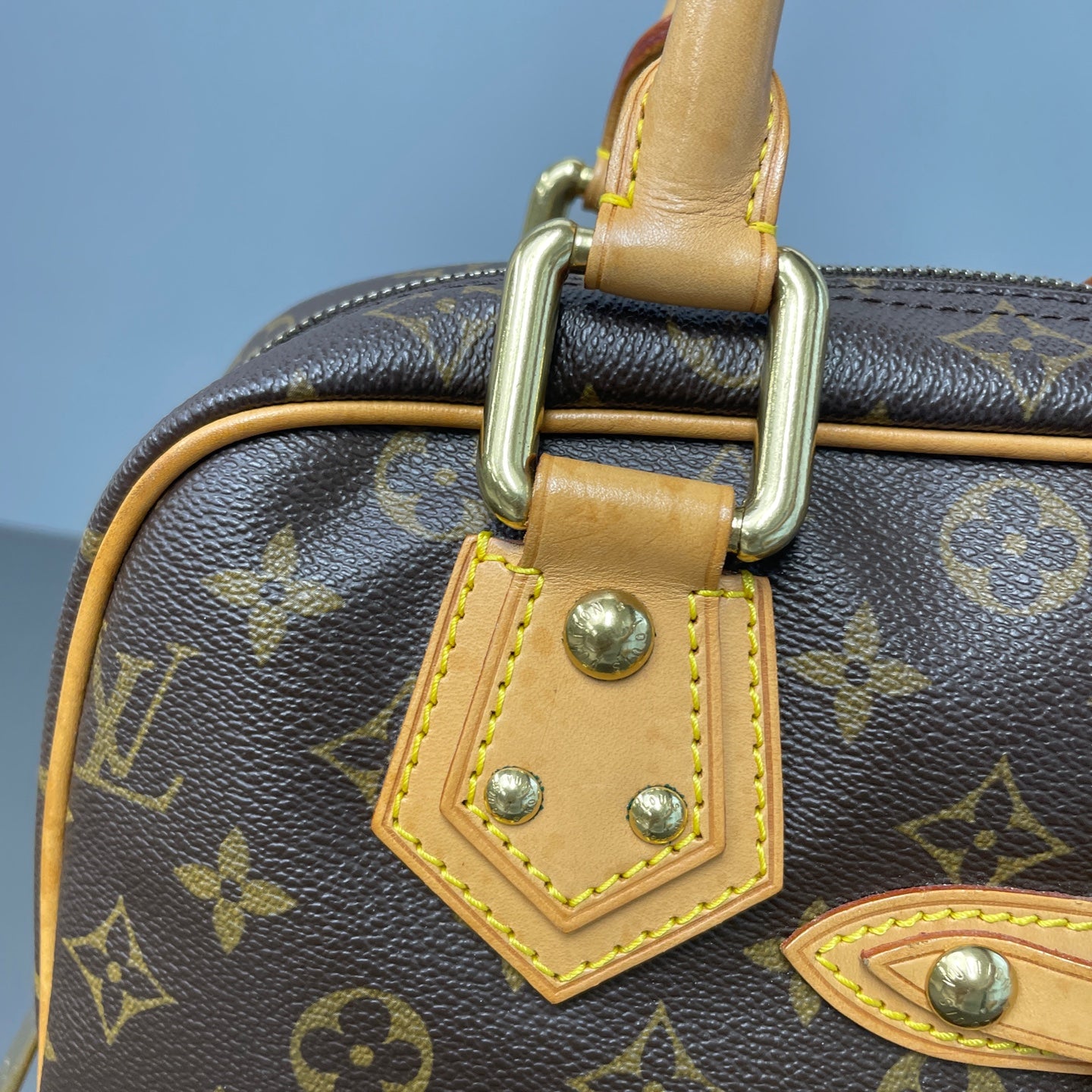 Louis Vuitton - Manhattan - Leather - Brown - (Medium)