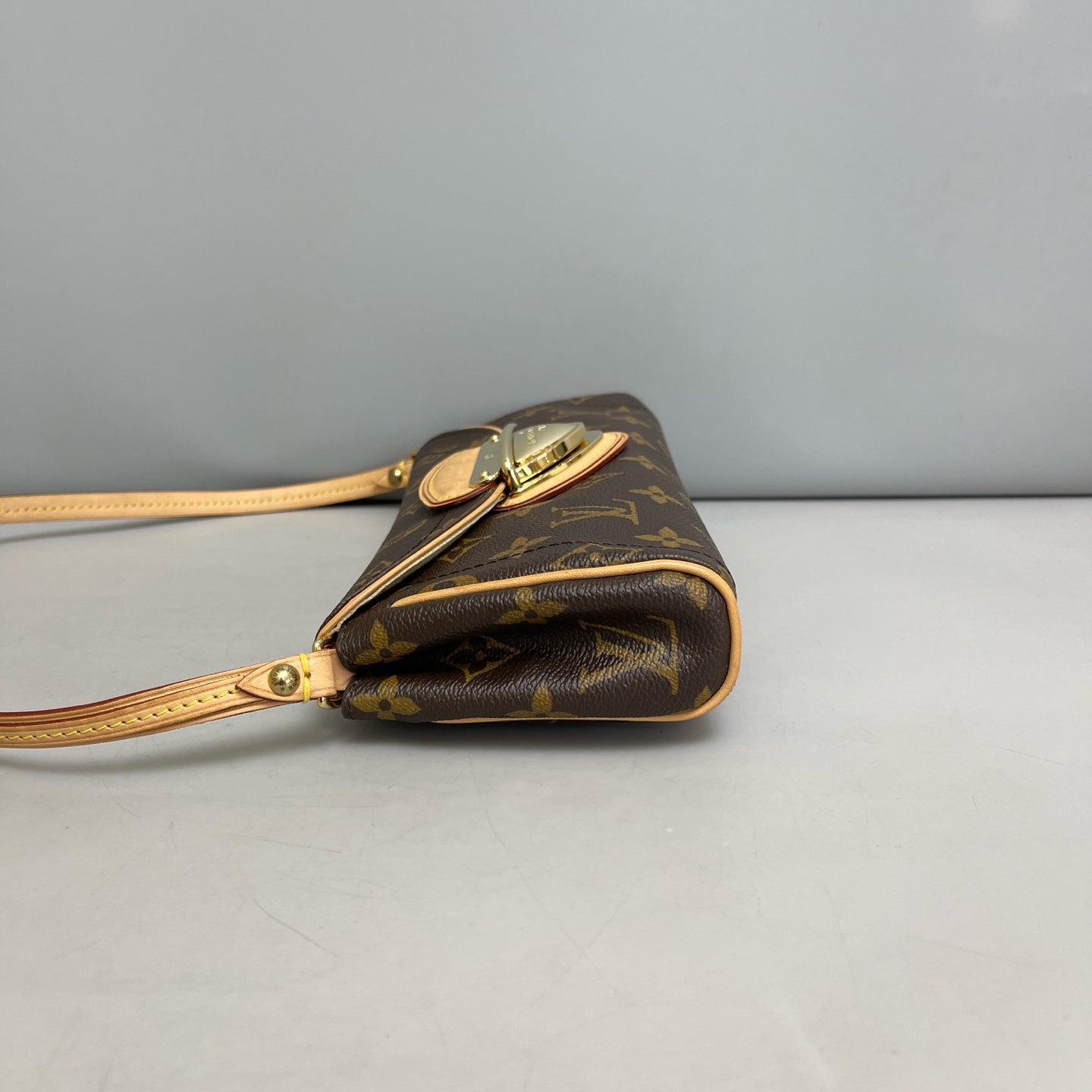 Louis Vuitton - Manhattan - Monogram canvas - Brown - (mini)