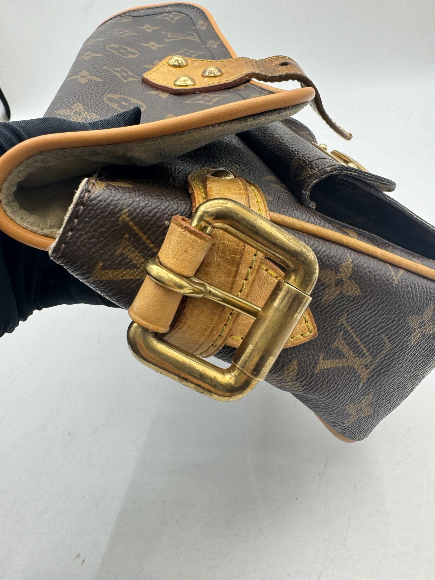 Louis Vuitton - Manhattan - Monogram coated canvas with Vachetta leather trim - Brown - (medium)