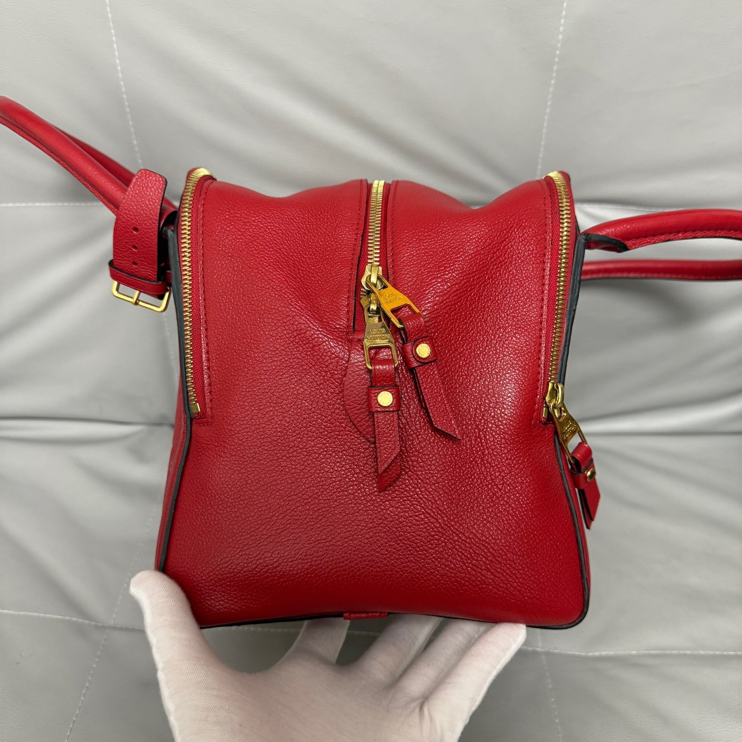 Louis Vuitton - Marais - Leather - Red - (medium)