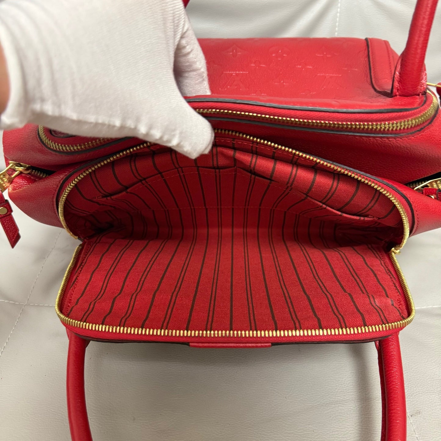 Louis Vuitton - Marais - Leather - Red - (medium)