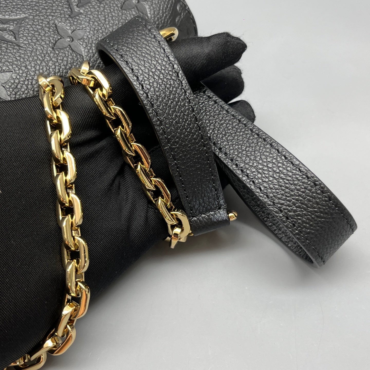 Louis Vuitton - Marceau - Leather - Black - (small)