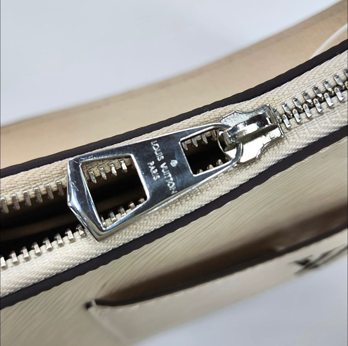Louis Vuitton - Marelle - Leather - White - (small)
