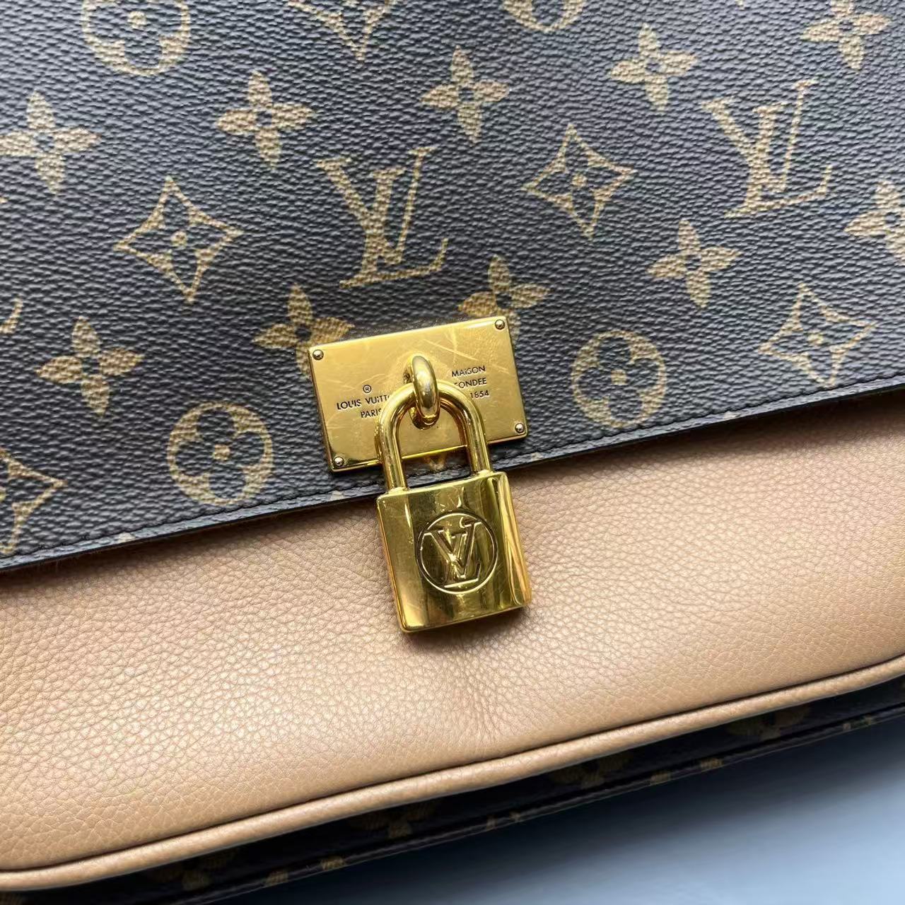 Louis Vuitton - Marignan Lock Messenger Bag - Monogram canvas and leather - Brown - (Medium)