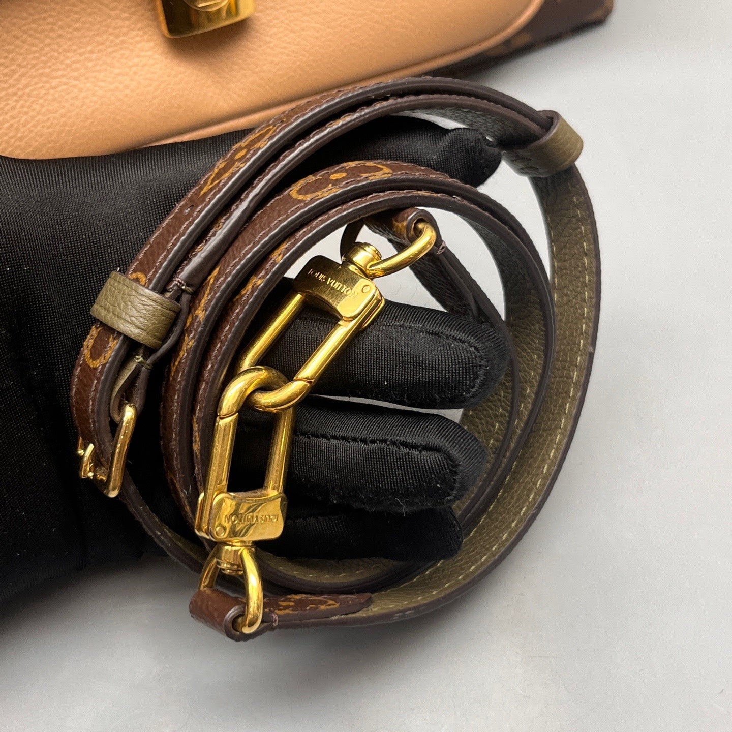 Louis Vuitton - Marignan - Synthetic - Brown - (medium)