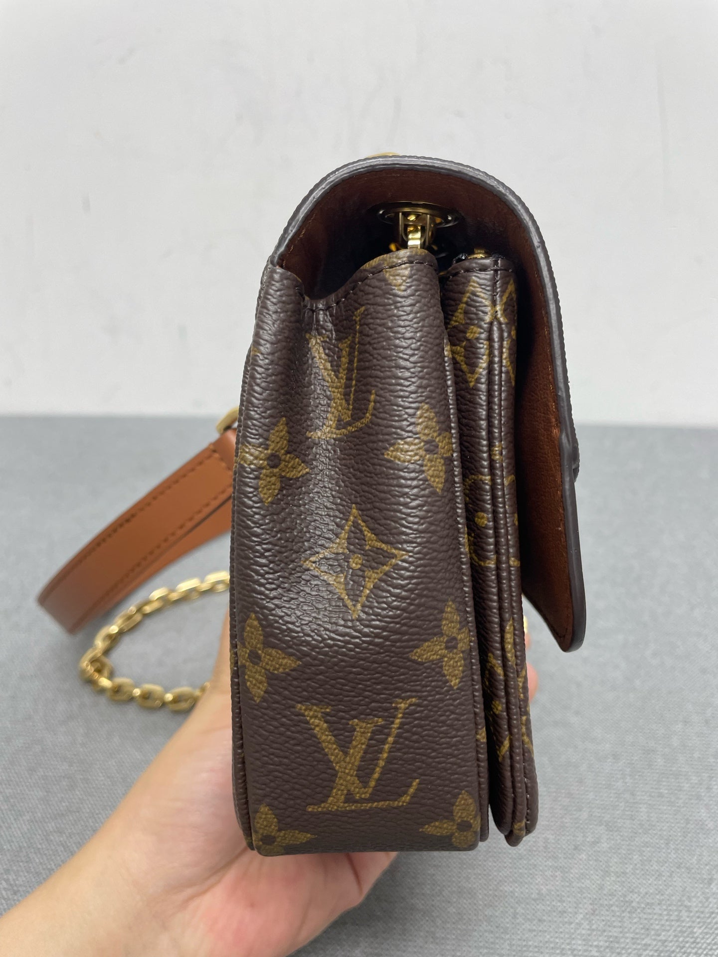Louis Vuitton - Marsault - Leather - Brown - (small)