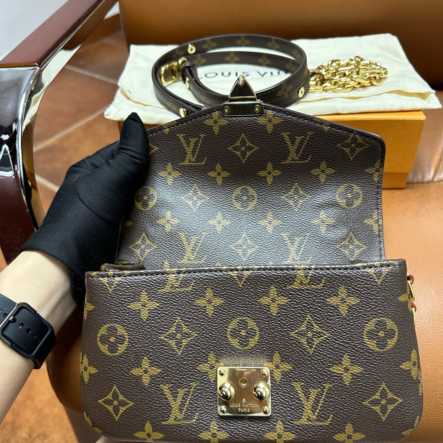 Louis Vuitton - Metis East West - Leather - Brown - (mini)