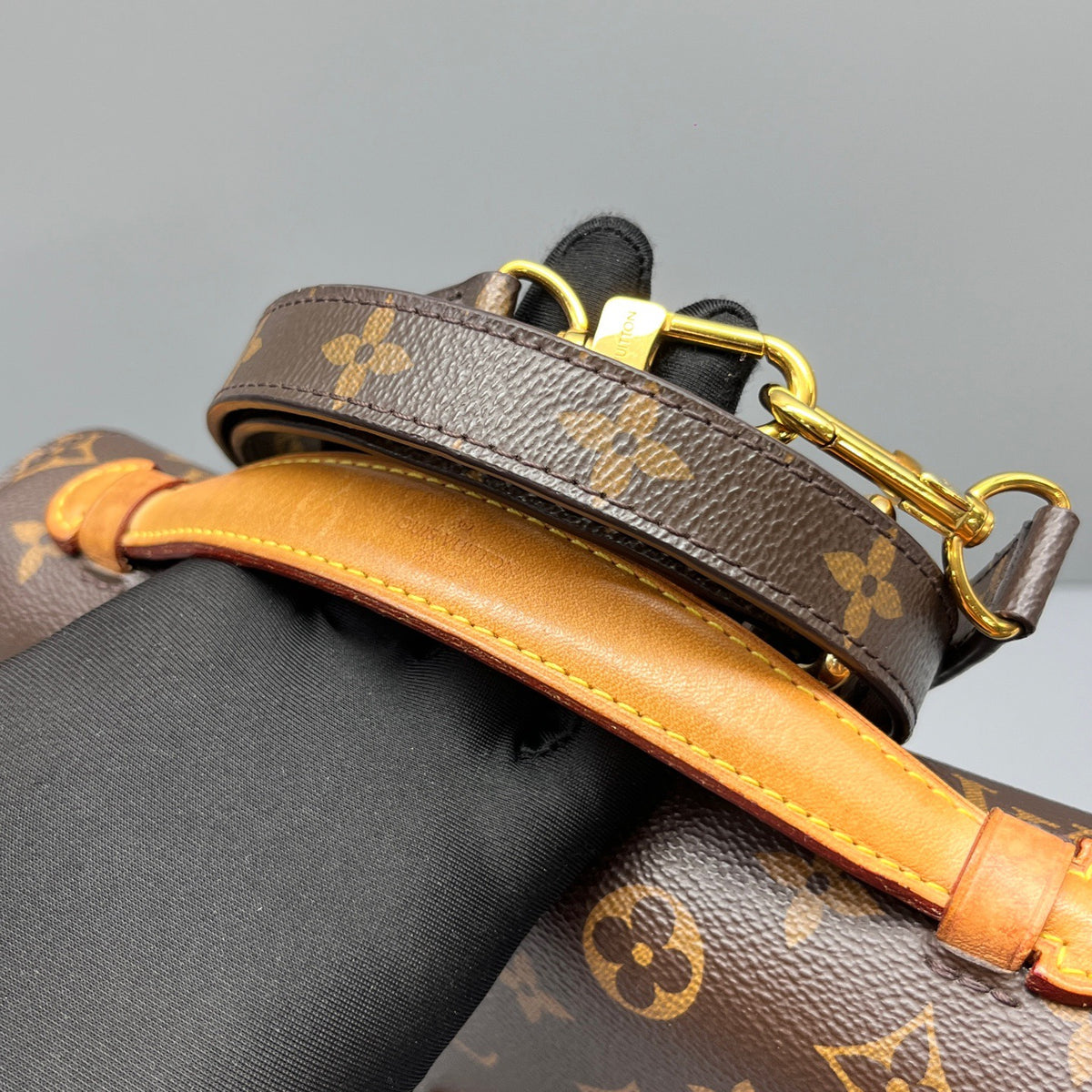 Louis Vuitton - Metis - Leather - Brown - (small)