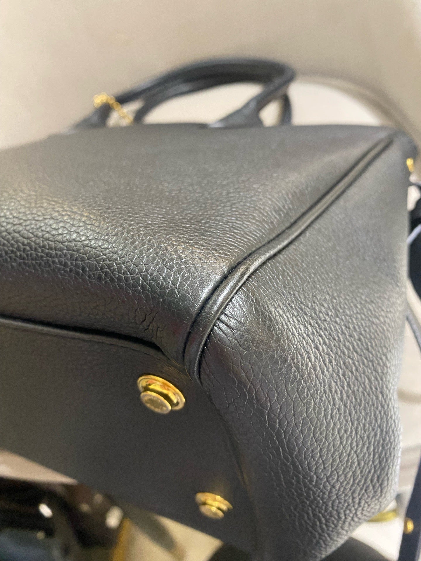 Louis Vuitton - Mila - Embossed cowhide leather - Black - (medium)