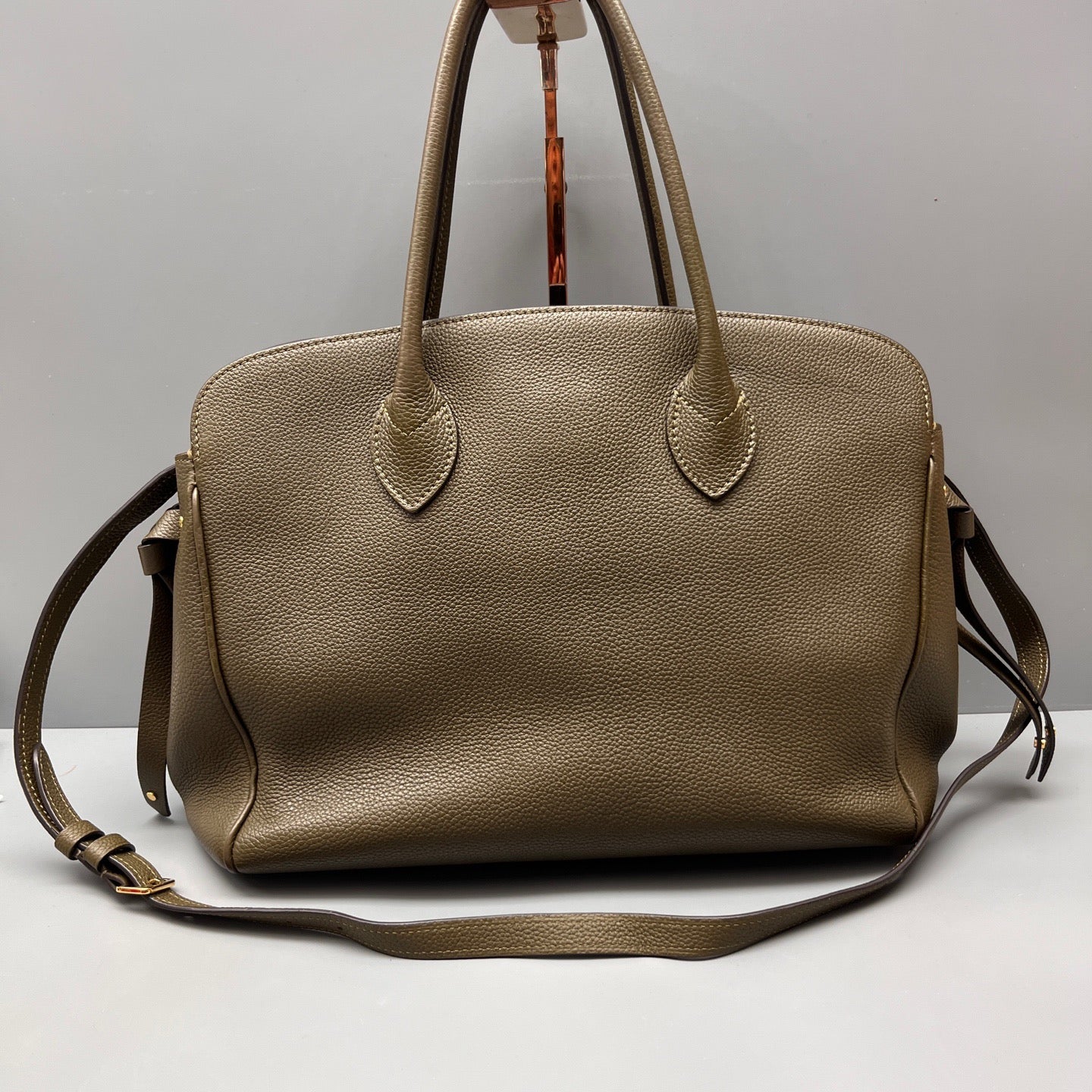 Louis Vuitton - Milla - Grained leather - Olive Green - (Medium)