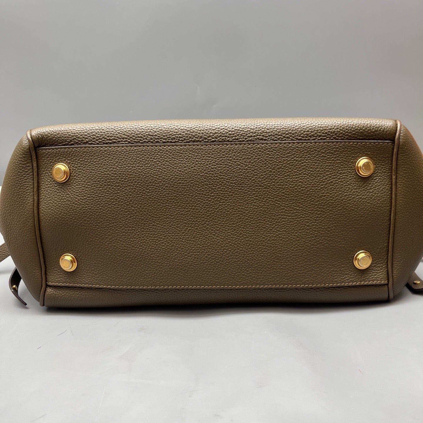 Louis Vuitton - Milla - Grained leather - Olive Green - (Medium)