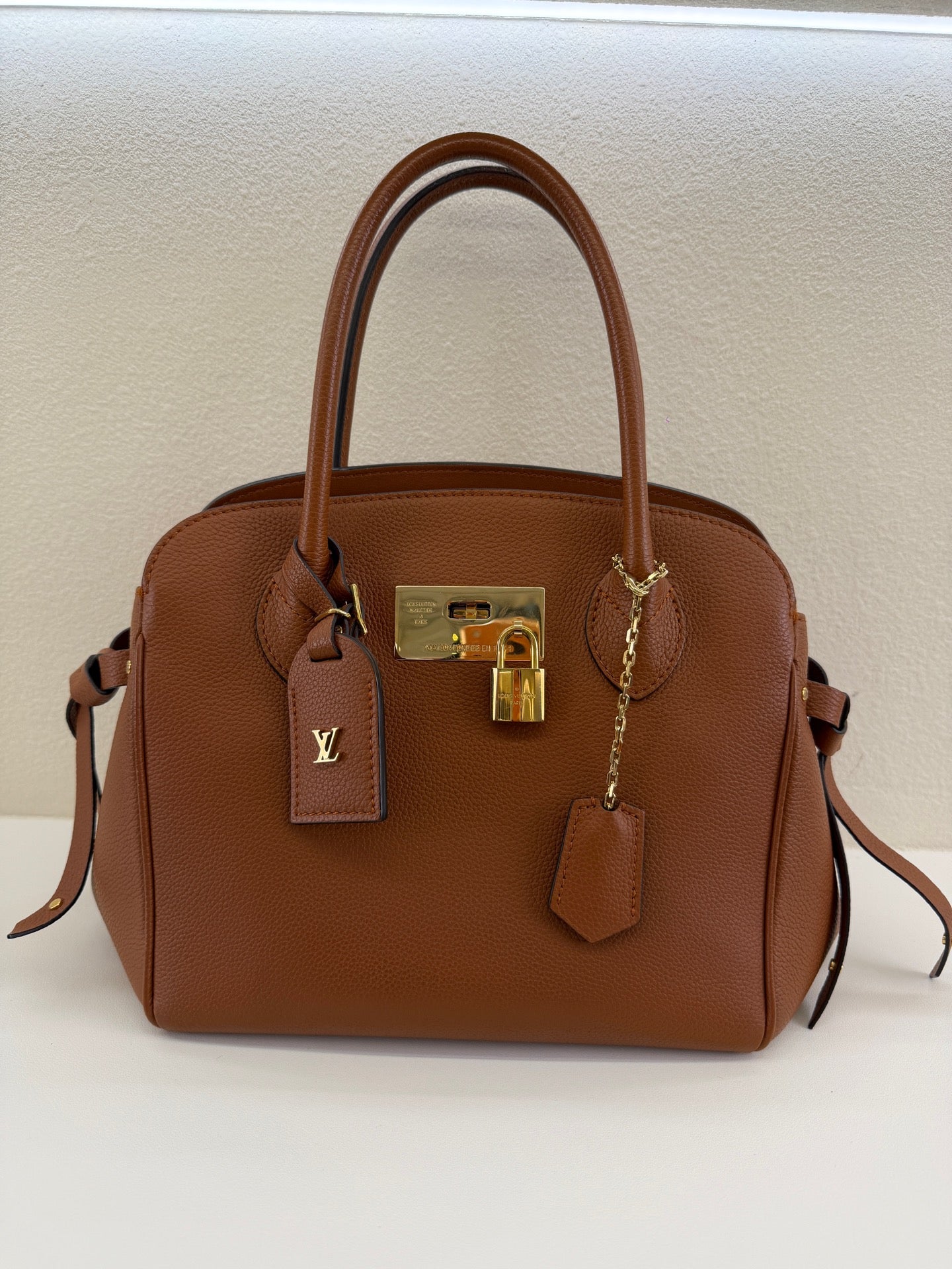 Louis Vuitton - Milla - Leather - Brown - (medium)