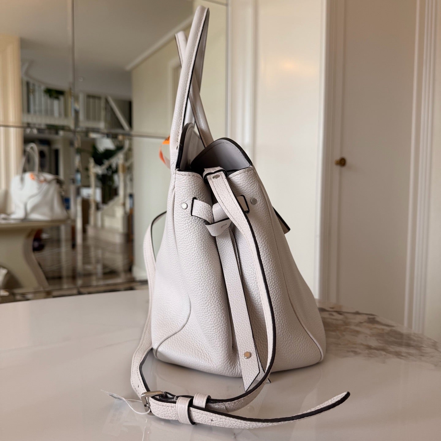 Louis Vuitton - Milla MM - Calfskin - White - (medium)