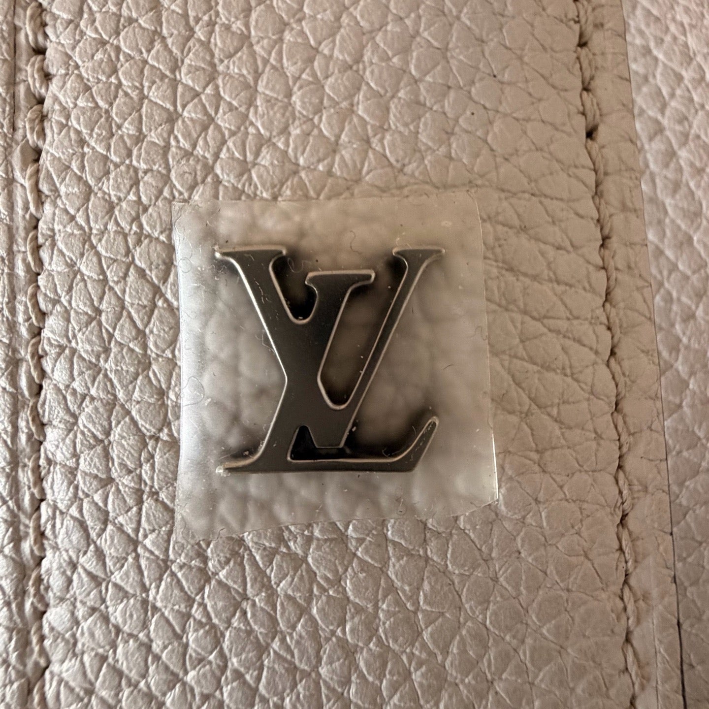 Louis Vuitton - Milla MM - Calfskin - White - (medium)