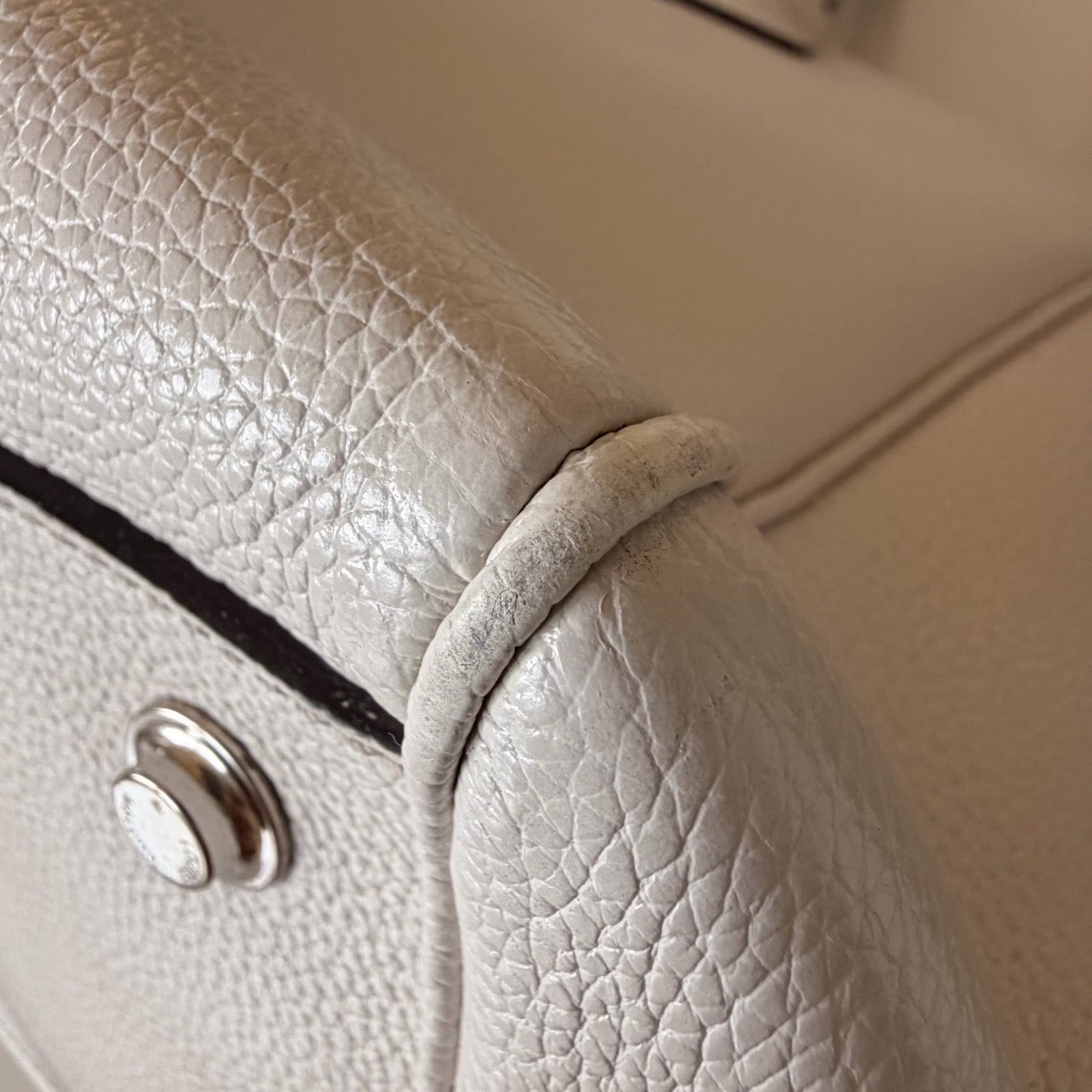 Louis Vuitton - Milla MM - Calfskin - White - (medium)