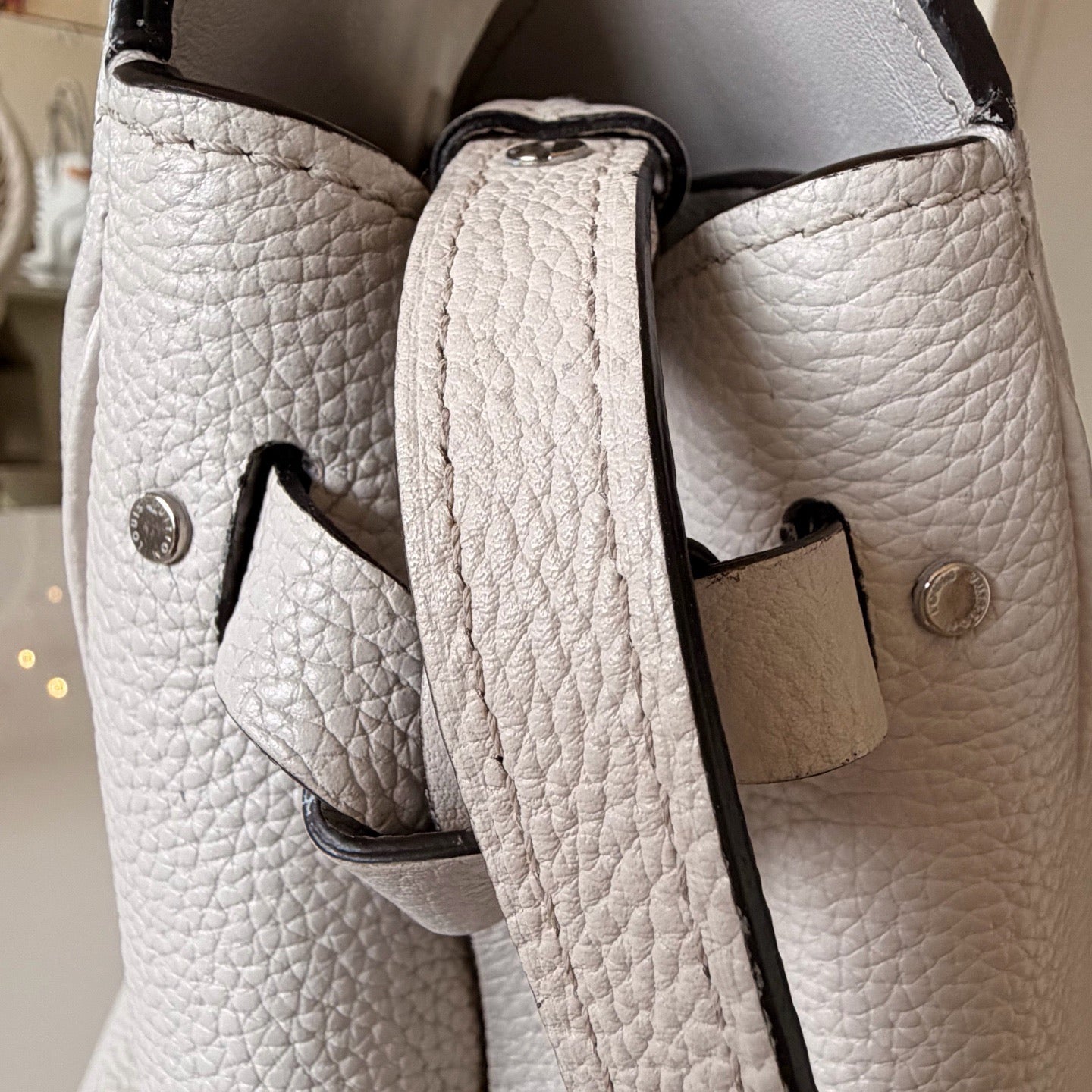 Louis Vuitton - Milla MM - Calfskin - White - (medium)