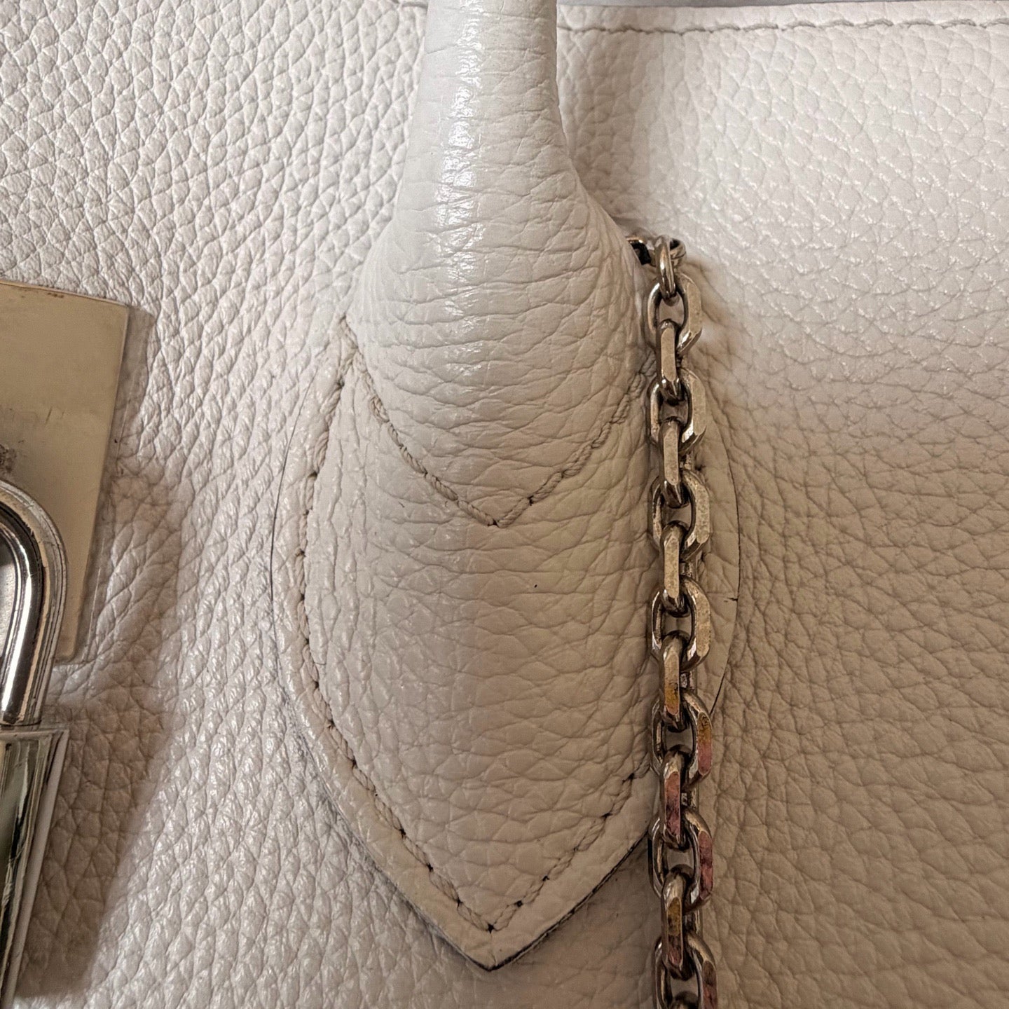 Louis Vuitton - Milla MM - Calfskin - White - (medium)