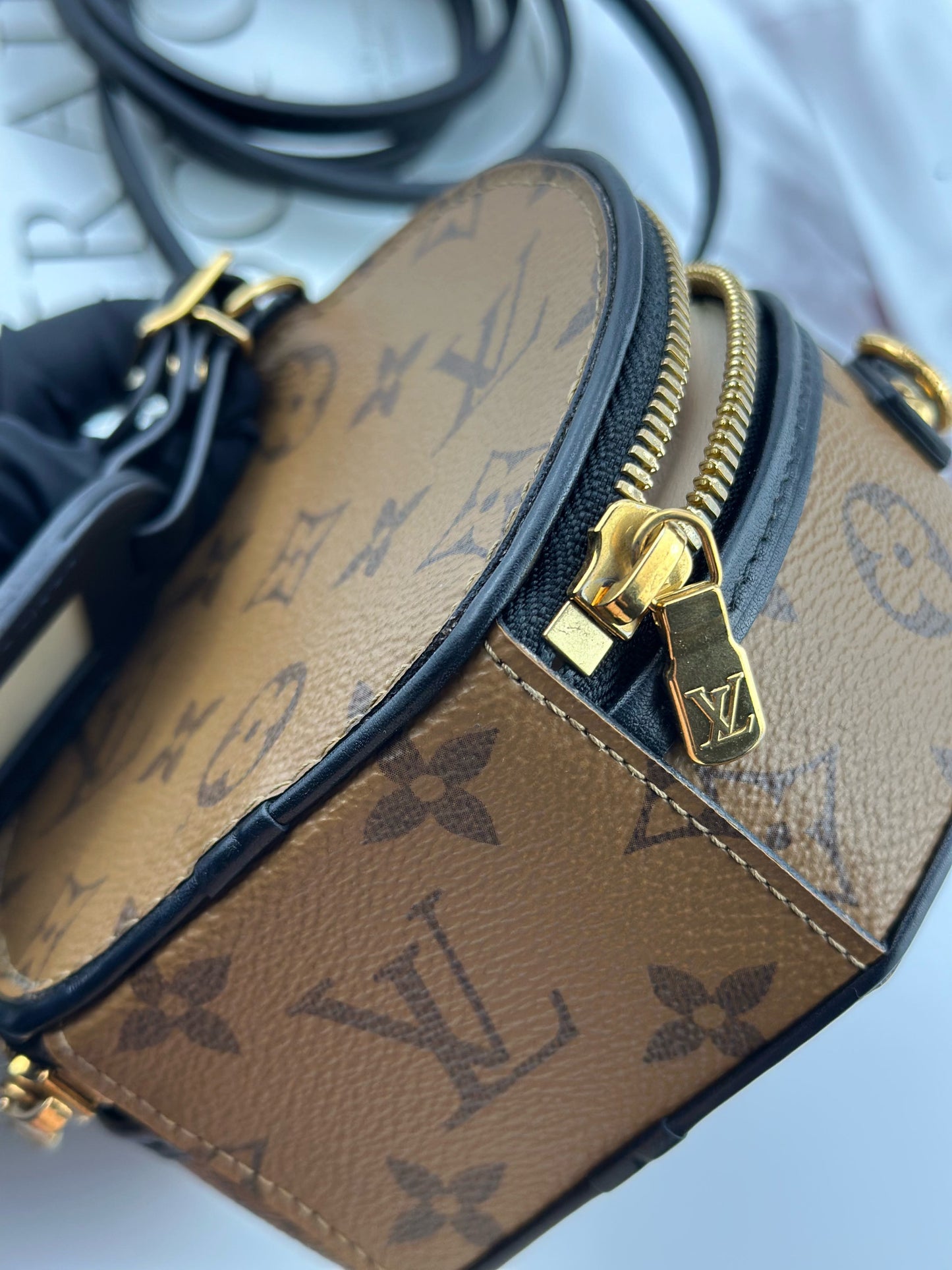 Louis Vuitton - Mini Boîte Chapeau - Monogram coated canvas with leather trim - Brown - (mini)